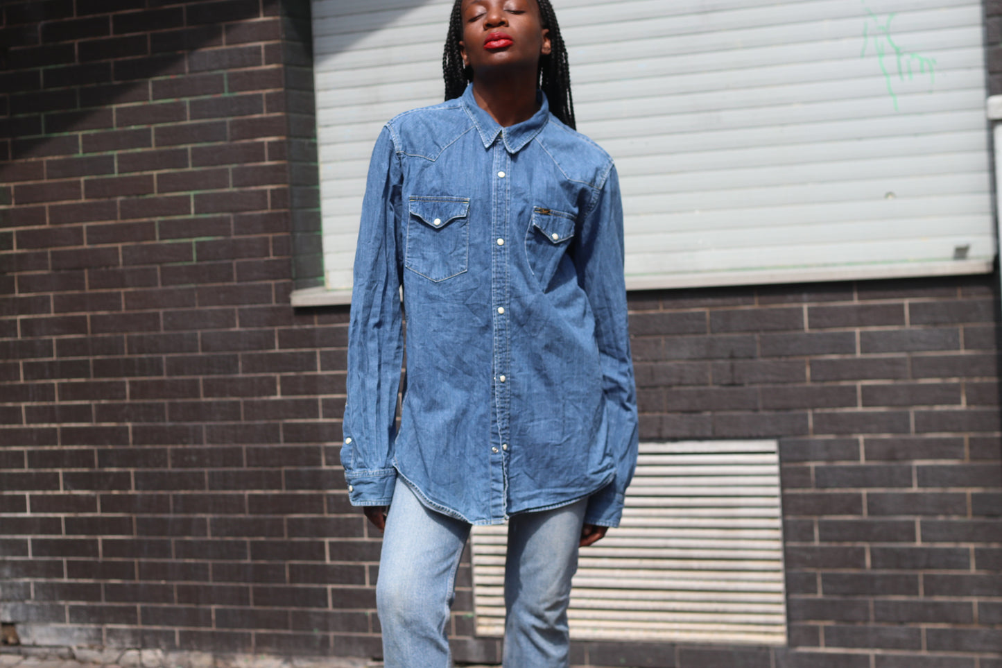 Vintage Lee 90s Western Denim Shirt L Light Wash Cowboy Jean Snap Button Top Blouse