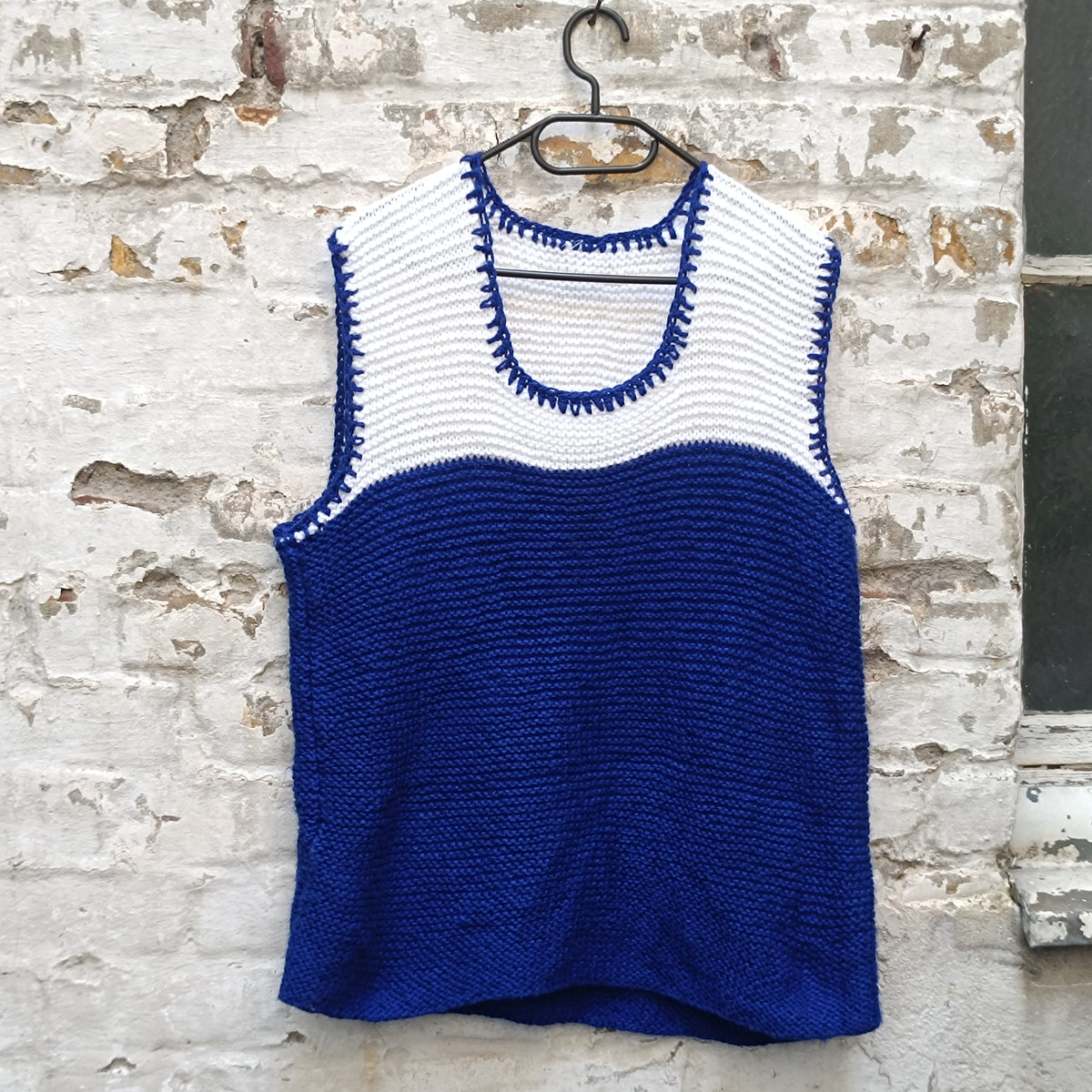 Knit Vest | Vintage 70s Blue White Knit Top | Fits M/L