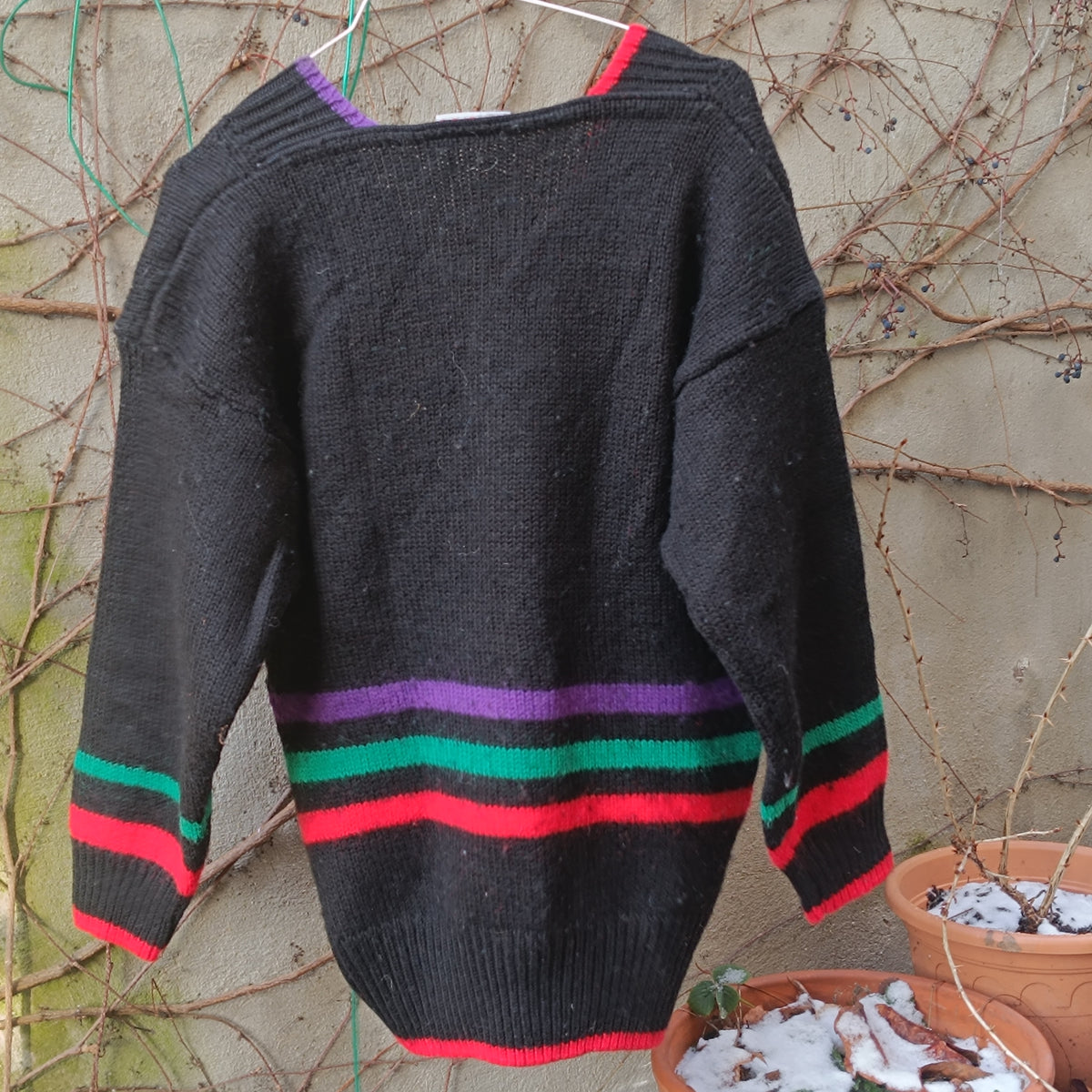 Vintage V-Neck Knit Jumper - 80s Abstract Black Sweater - M/L
