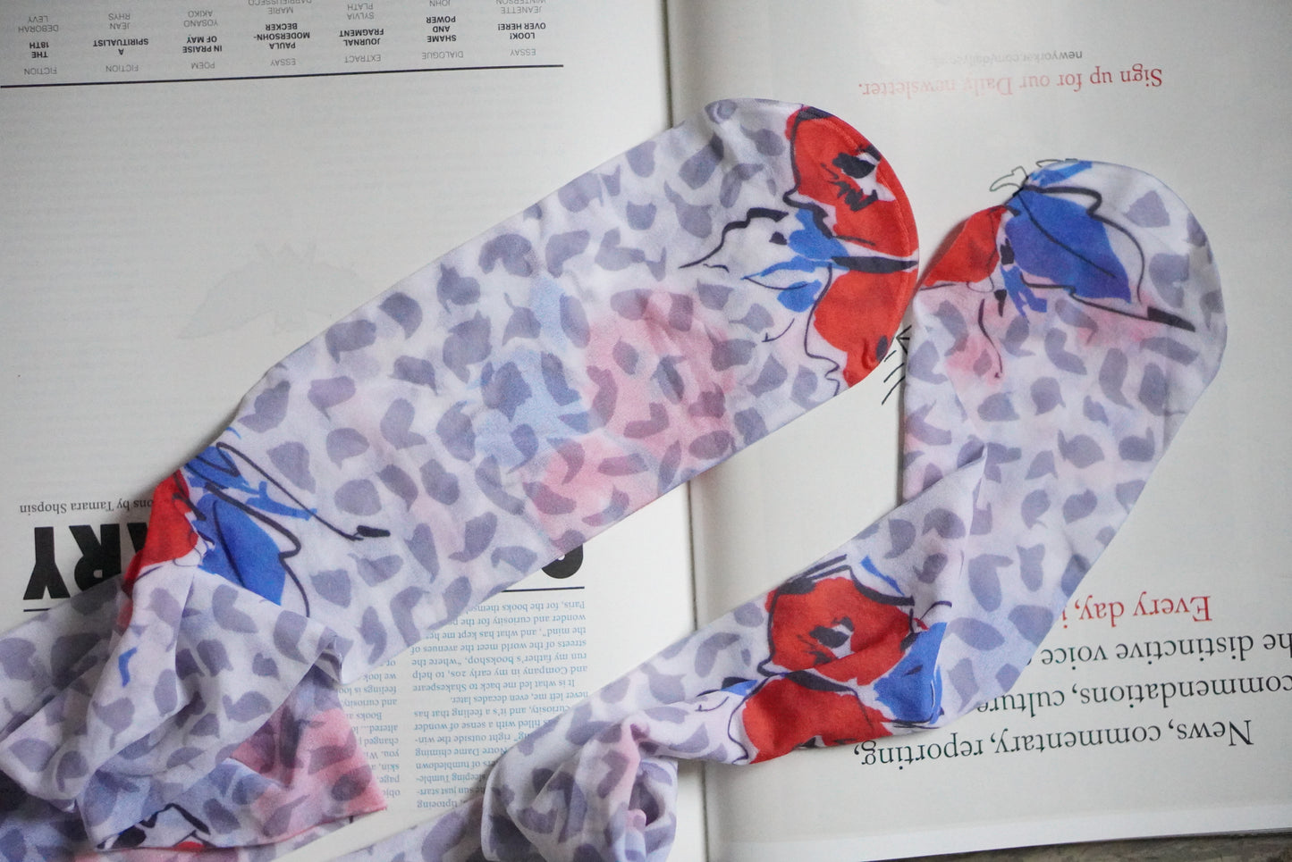 Floral Printed Tights - 1980s Vintage Patterned Pantyhose - Red Blue S