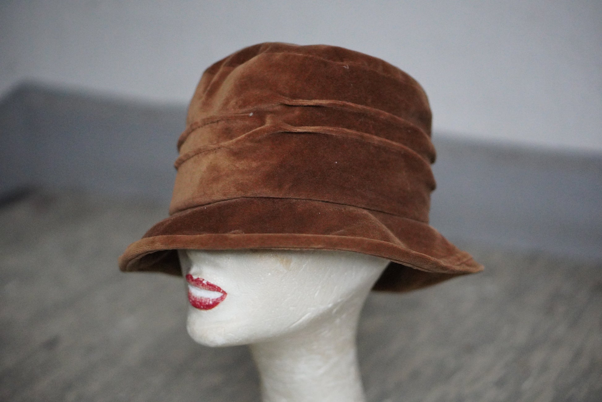 Vintage Velvet Bucket Hat - 90s Brown Cloche