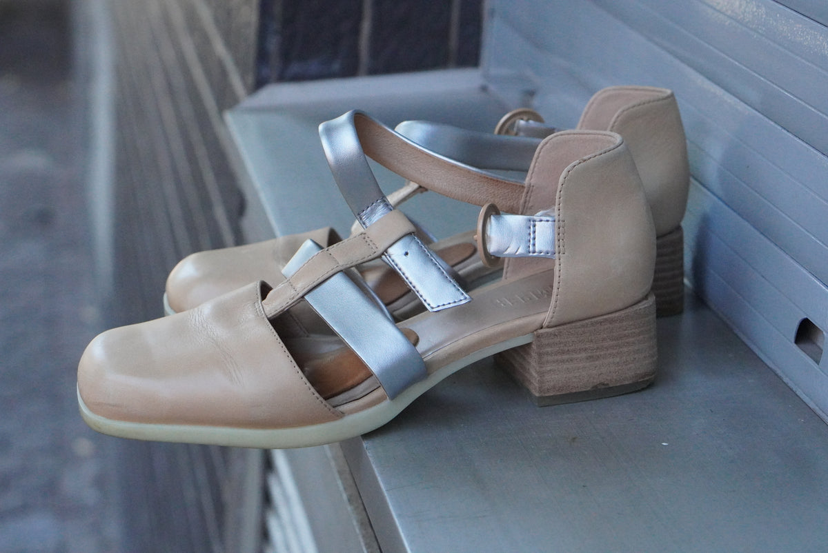 Vintage Camper Beige Silver Leather Strappy Sandals - Y2K Heels | EU 38