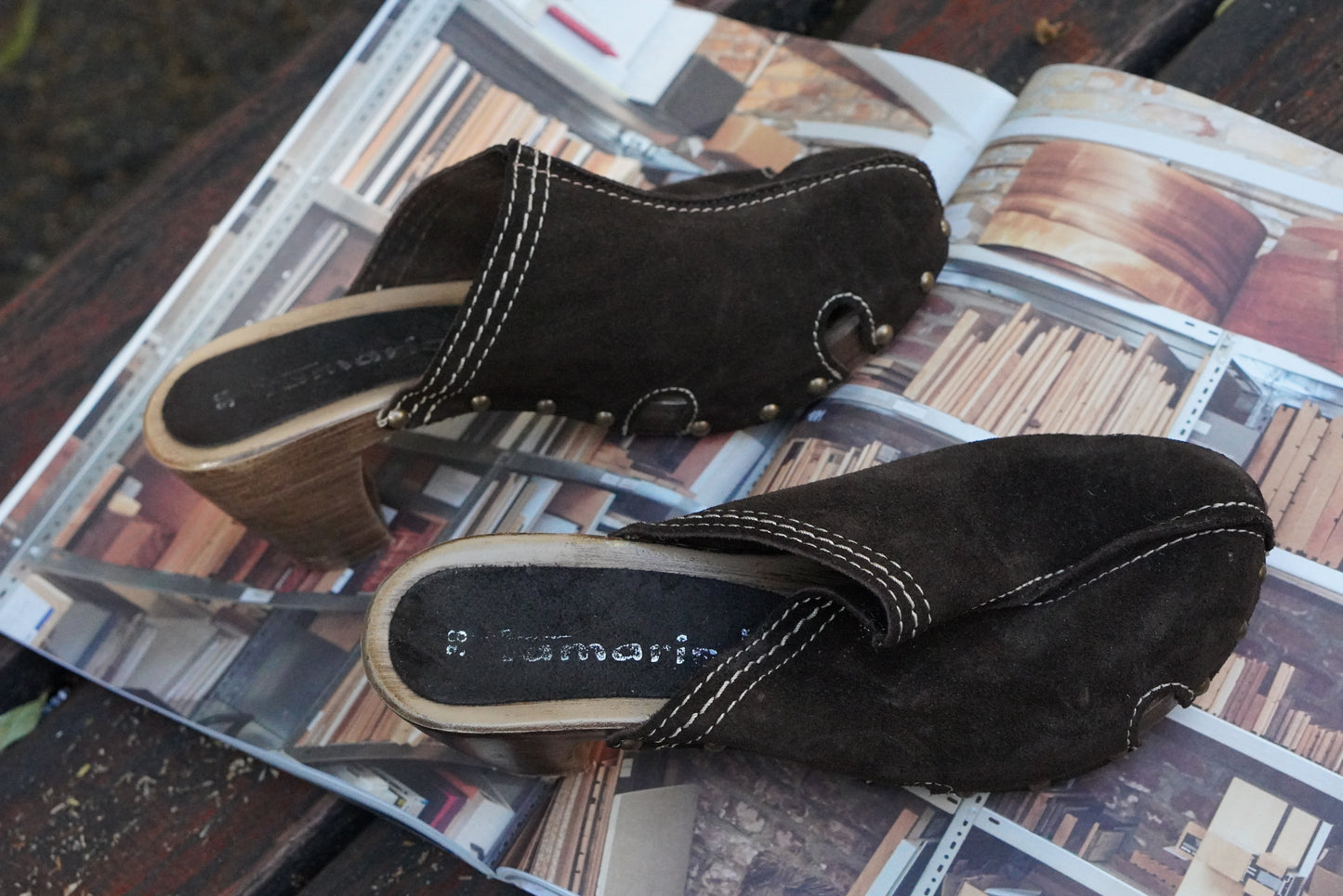 Tamaris Vintage 90s Brown Suede Leather Clogs Mules Wooden Heel Studded Shoes 38