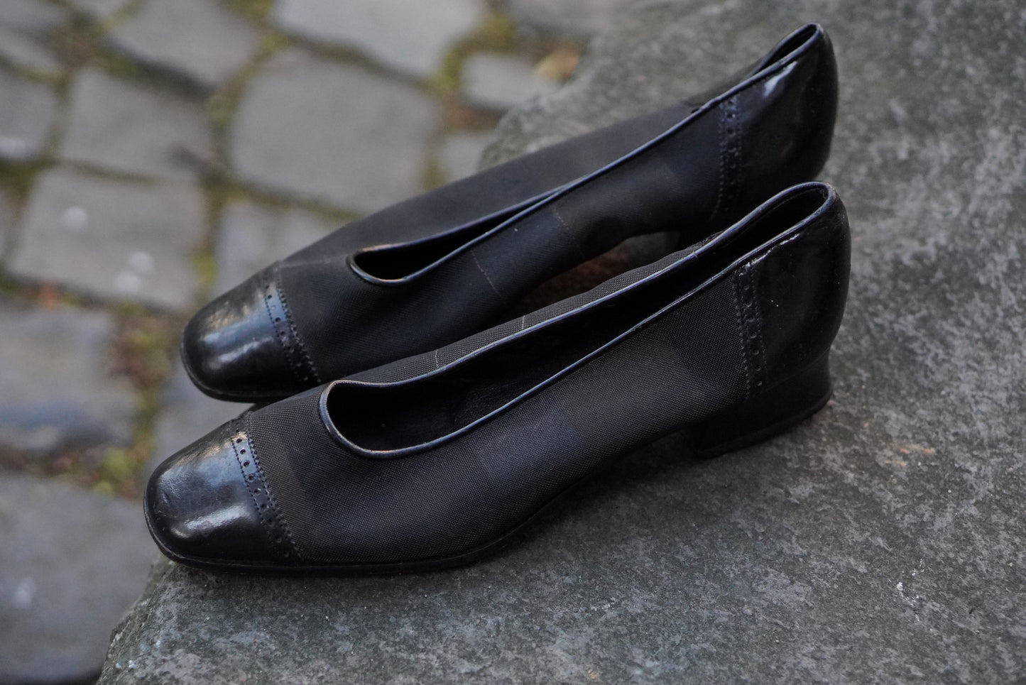 Vintage Osvaldo Martini Mesh Pumps 90s Italian Black Cap Toe Block Heel Shoes Size 38