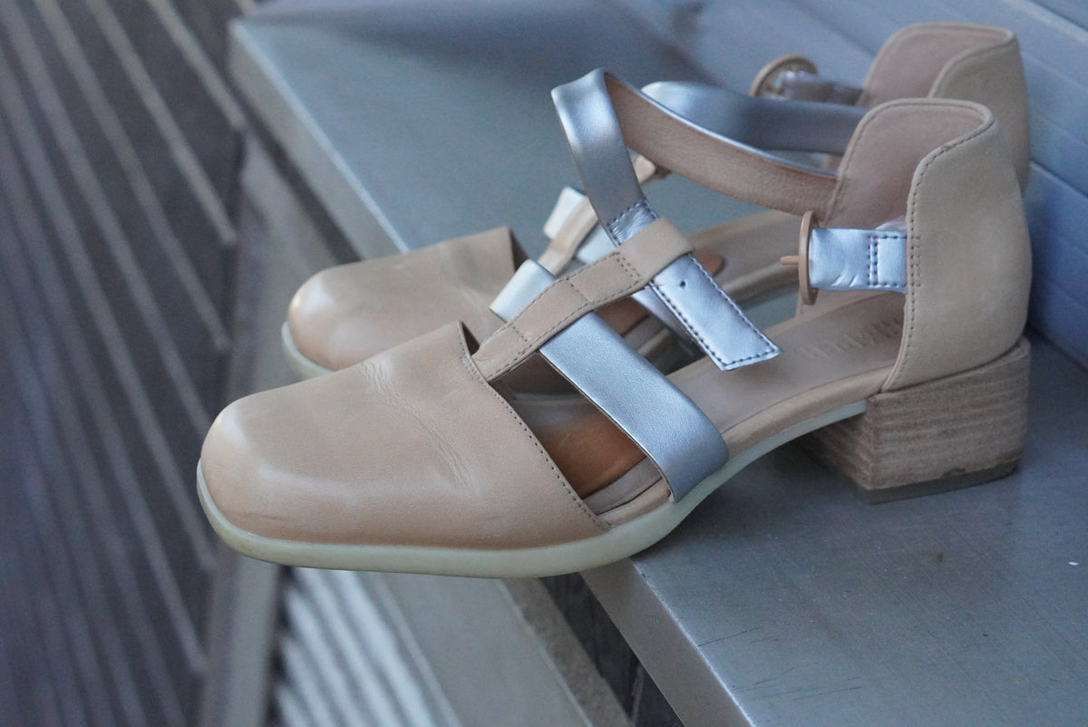 Vintage Camper Beige Silver Leather Strappy Sandals - Y2K Heels | EU 38
