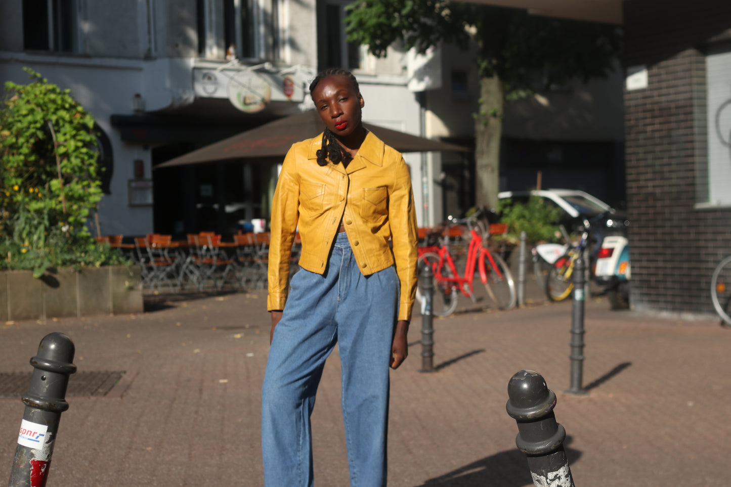 Vintage 80s Yellow Leather Cropped Jacket - Bold Boxy Fit, Real Retro Style