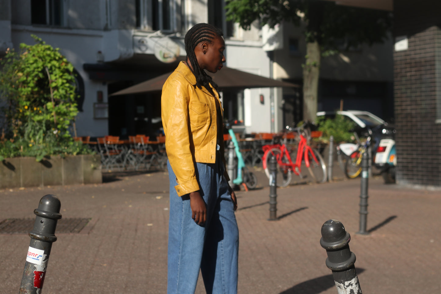Vintage 80s Yellow Leather Cropped Jacket - Bold Boxy Fit, Real Retro Style