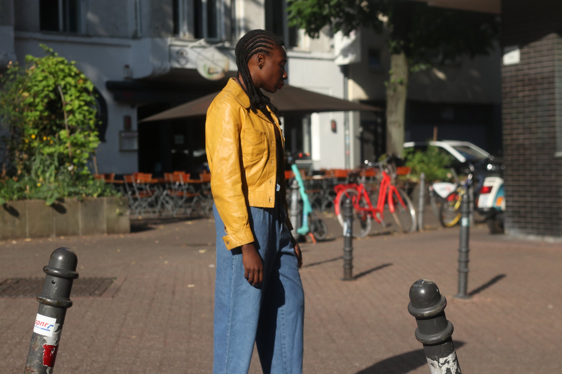 Vintage 80s Yellow Leather Cropped Jacket - Bold Boxy Fit, Real Retro Style