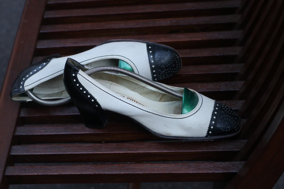 Vintage Spectator Pumps | 1970s Leather Heels | Black White EU 37
