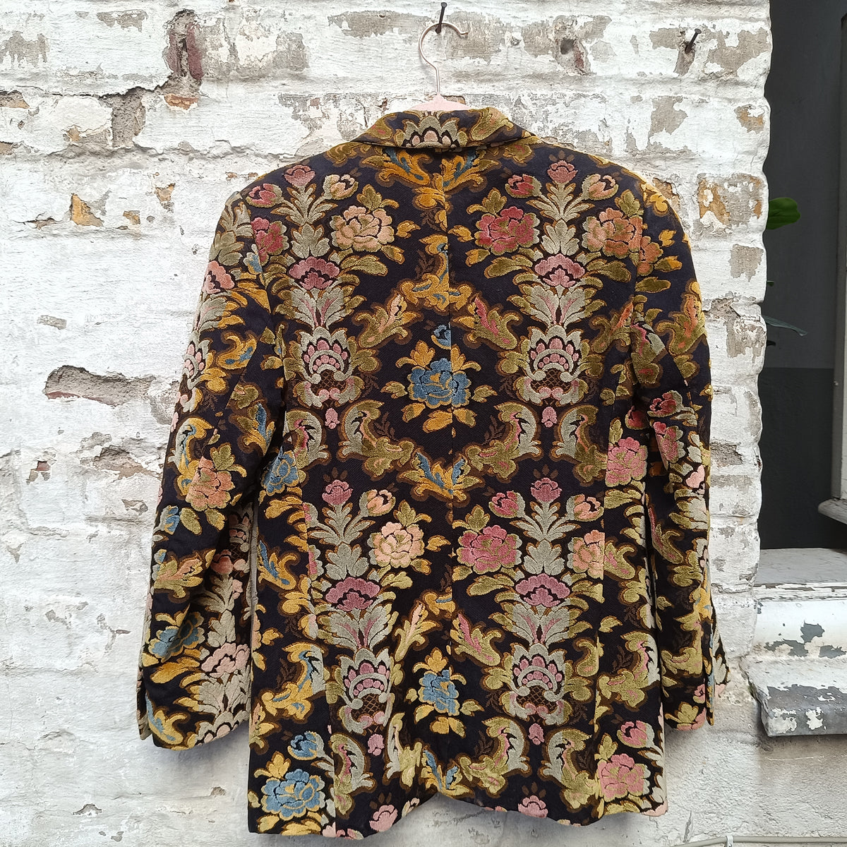 Blondes Italy floral tapestry blazer, size 42