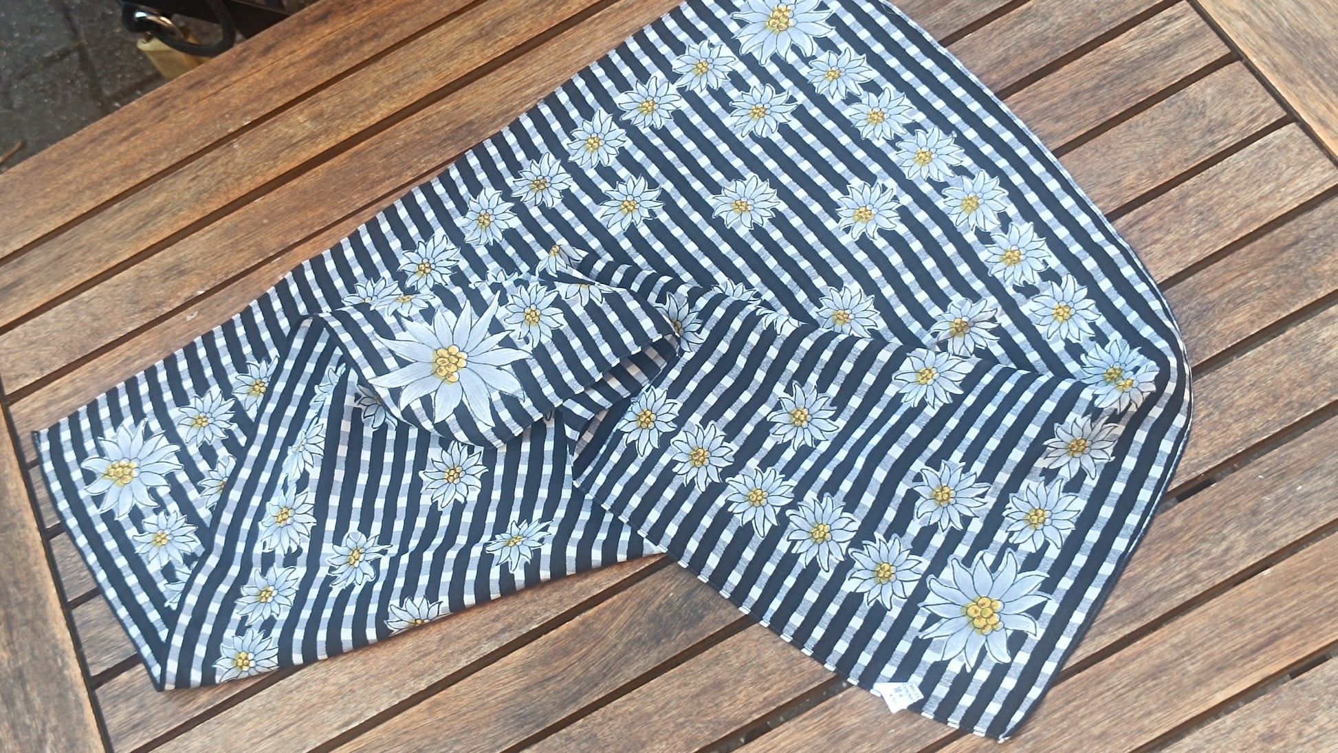 Vintage Silk Edelweiss Scarf - 90s Gingham Alpine Neck Handkerchief