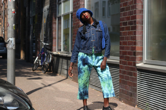 Tie Dye Capri Pants | Vintage 90s Y2K Blue Green Cropped Trousers