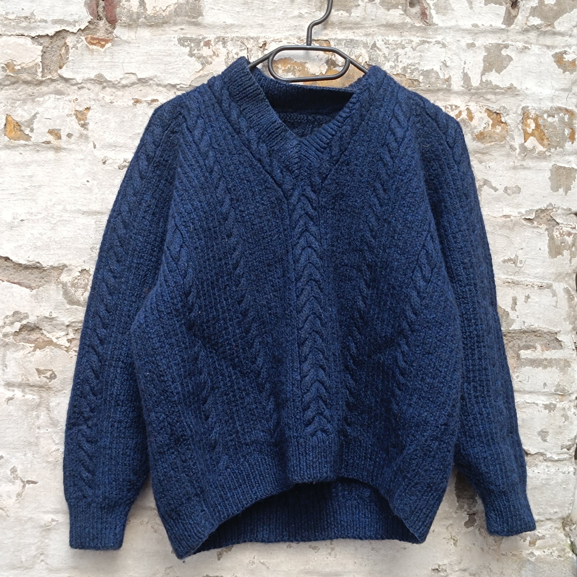 Cable Knit Sweater | Vintage 90s V Neck Jumper | Dark Navy Blue (M)
