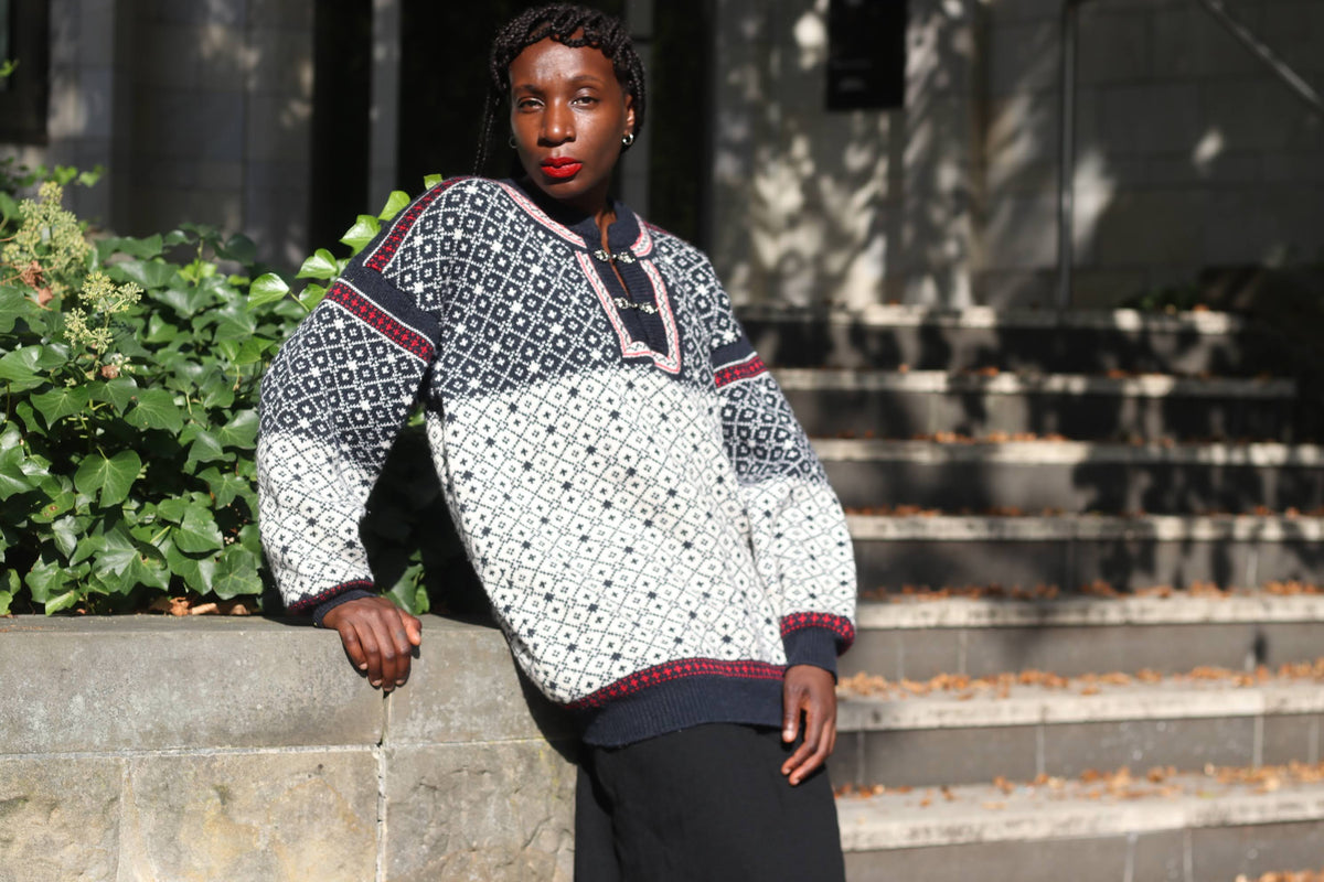 Nordic Knit Sweater | Vintage 90s Wool Blend Jumper | Blue White M