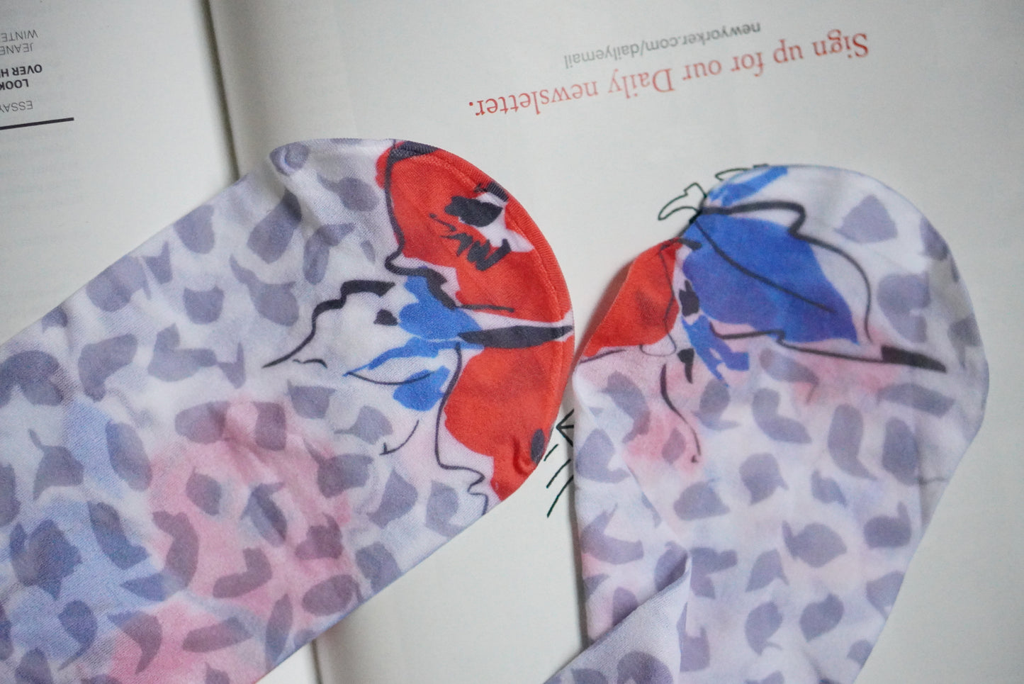 Floral Printed Tights - 1980s Vintage Patterned Pantyhose - Red Blue S