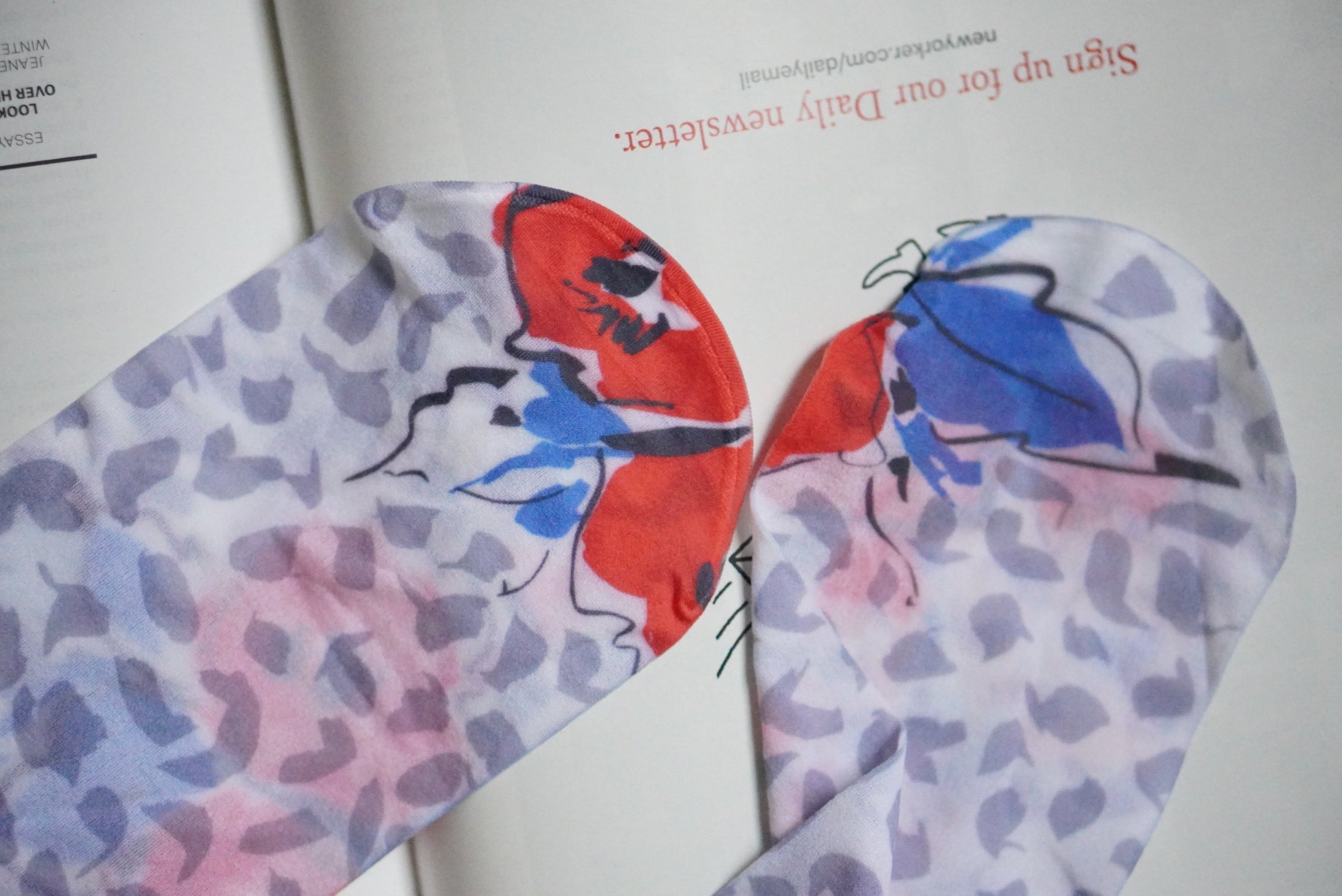Floral Printed Tights - 1980s Vintage Patterned Pantyhose - Red Blue S
