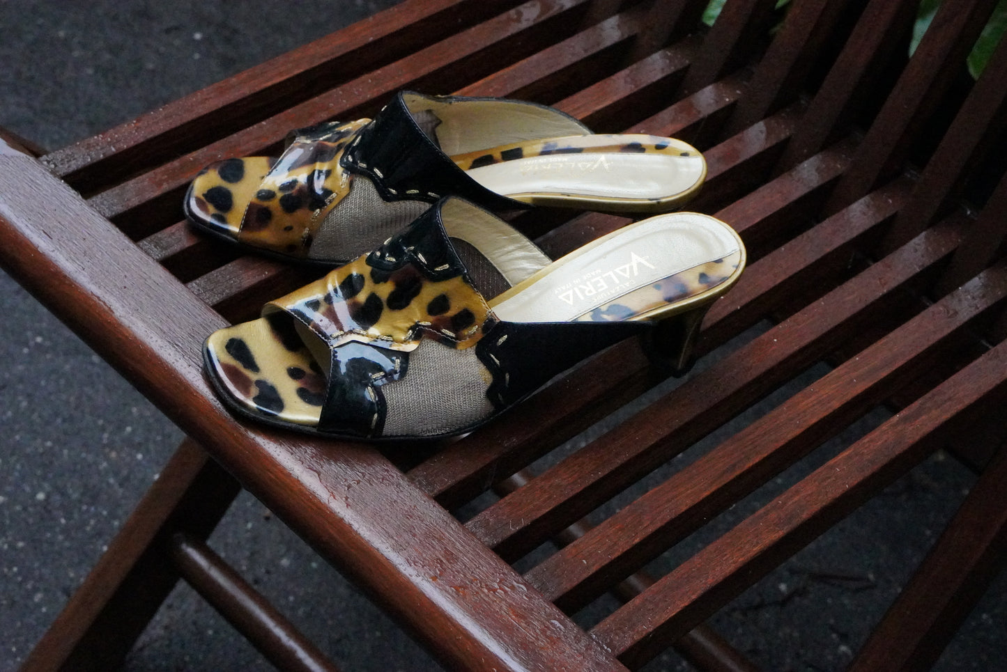 Calzature Valeria Vintage 90s Italian Leopard Print Mules Black Patent Heels 38