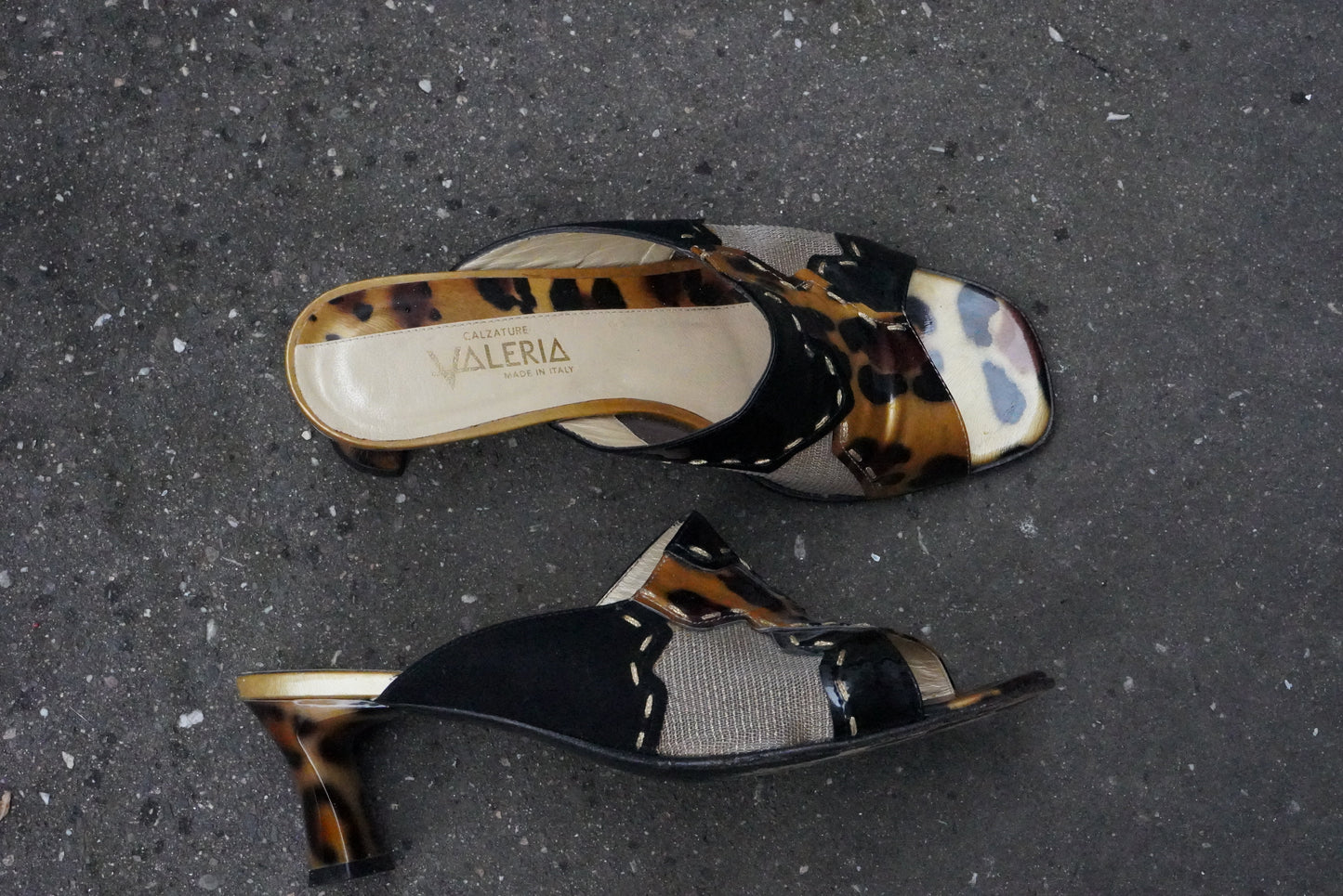Calzature Valeria Vintage 90s Italian Leopard Print Mules Black Patent Heels 38
