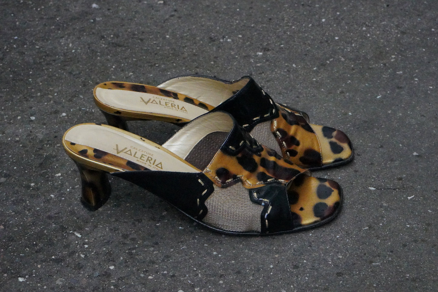 Calzature Valeria Vintage 90s Italian Leopard Print Mules Black Patent Heels 38