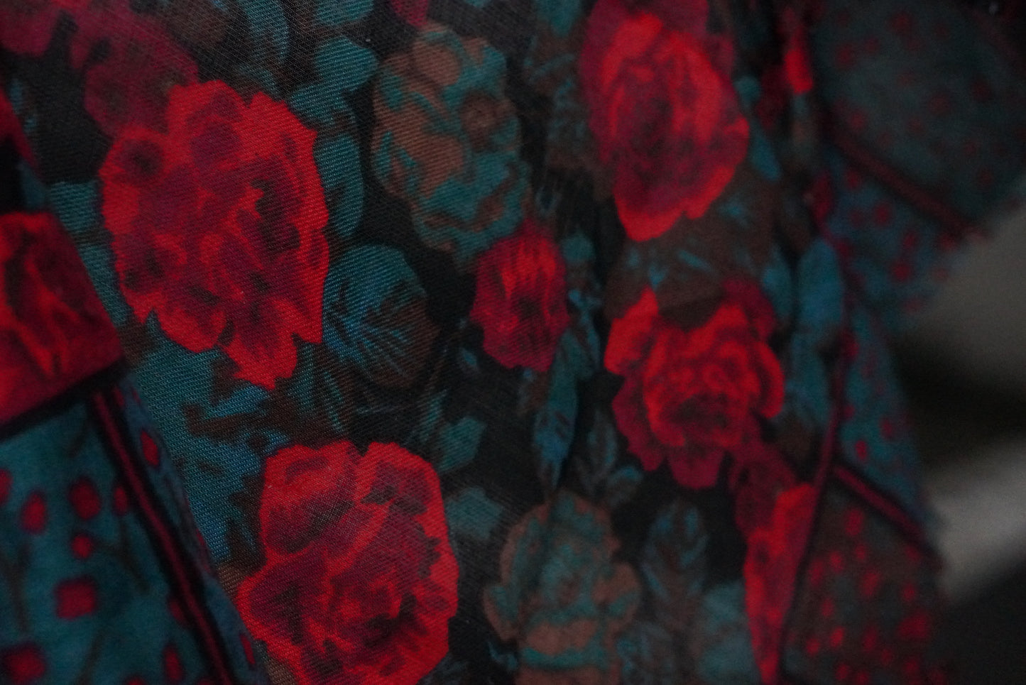 The Heritage Bloom: Vintage Glentex Rose Scarf in Teal & Red