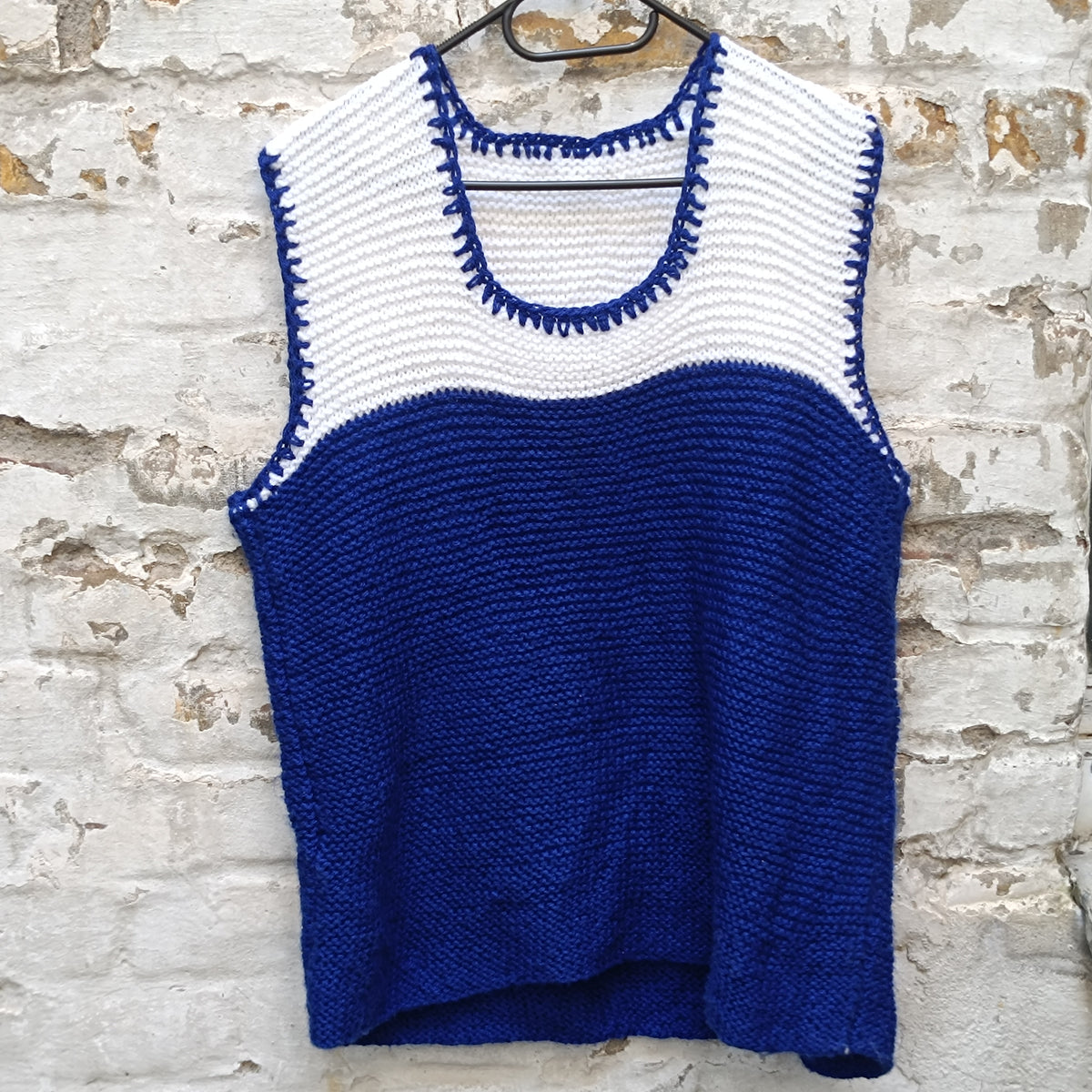 Knit Vest | Vintage 70s Blue White Knit Top | Fits M/L
