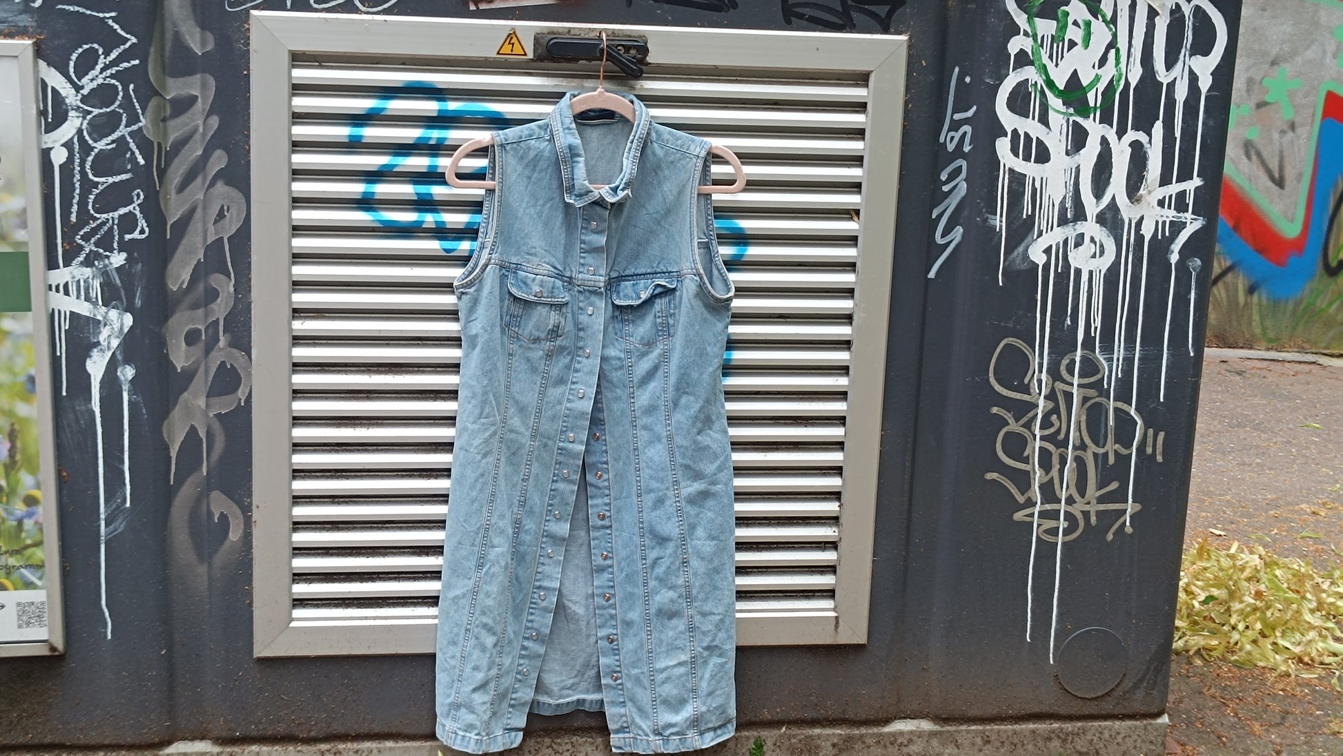Vintage 90s Denim Dress Sleeveless Light Wash Jean Midi Snap Button Coat Dress