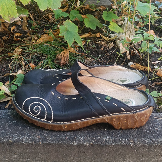 El Naturalista Vintage Y2K Black Leather Clog Mules EU 42 - Swirl Stitch Shoes