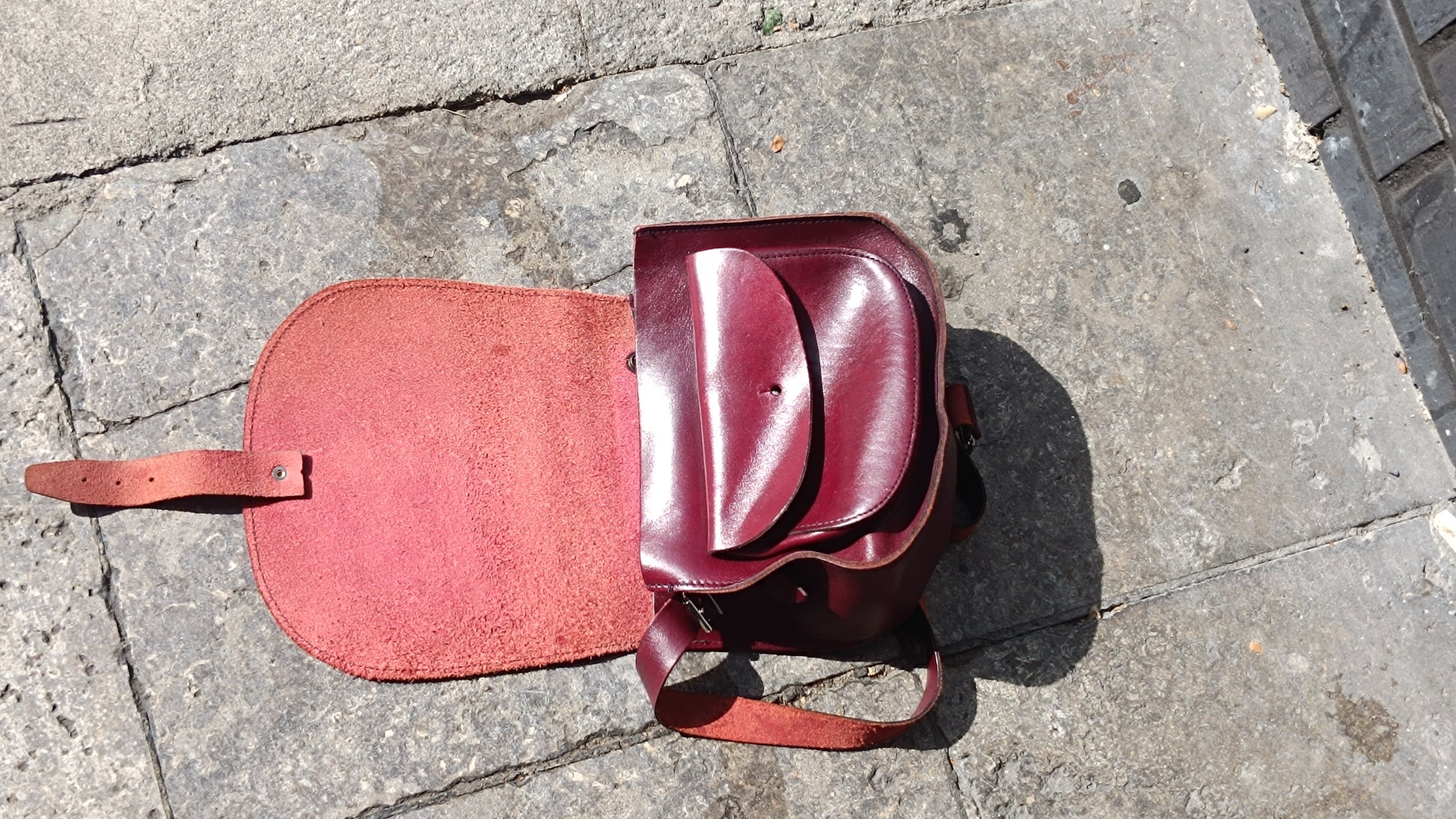 Vintage Red Leather Crossbody Bag - 70s Saddle Shoulder Purse
