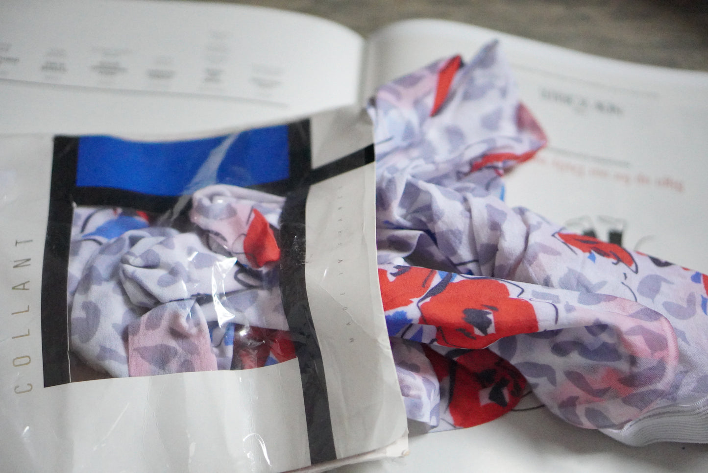 Floral Printed Tights - 1980s Vintage Patterned Pantyhose - Red Blue S