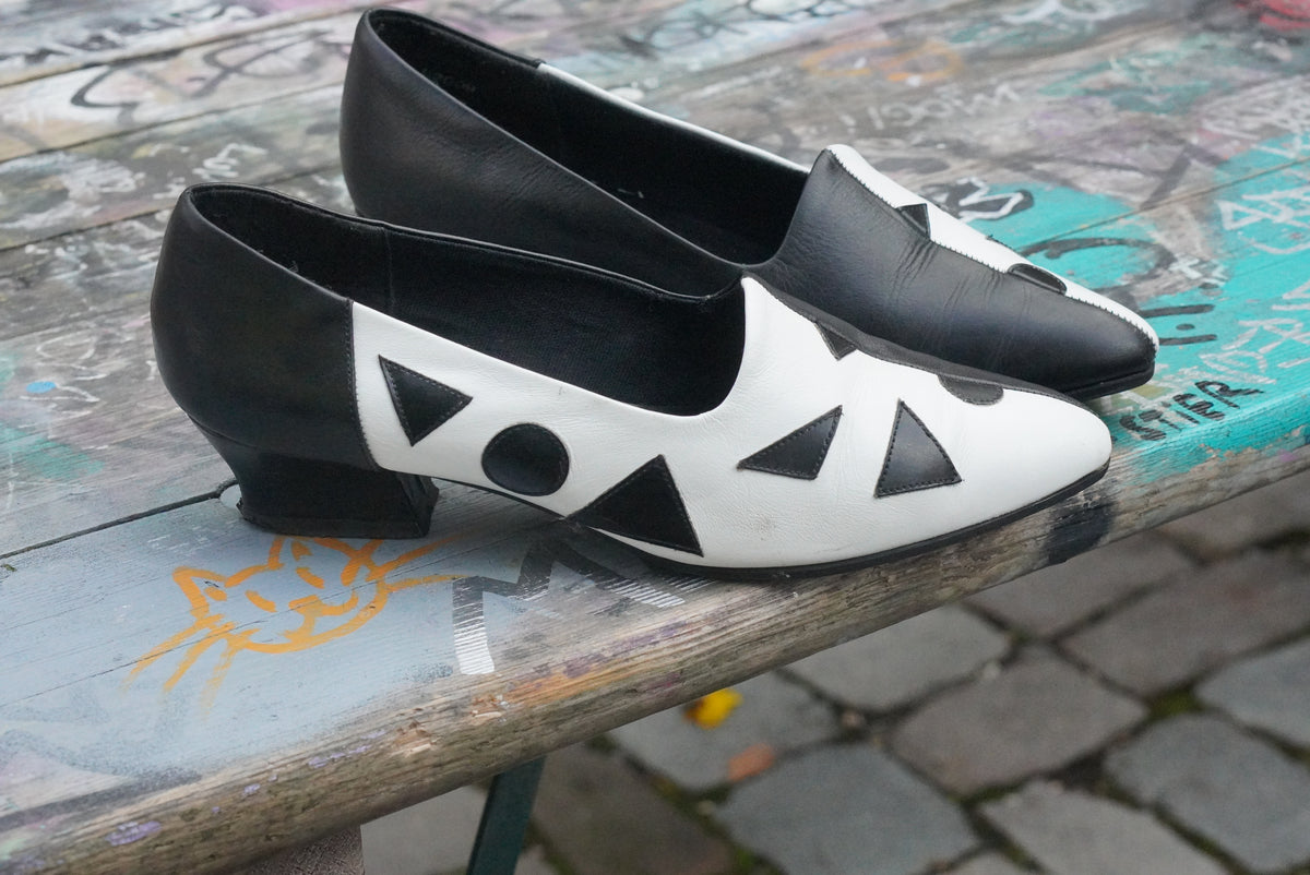 Vintage Leather Loafers | 80s Geometric Graphic Pumps | Black White EU 39