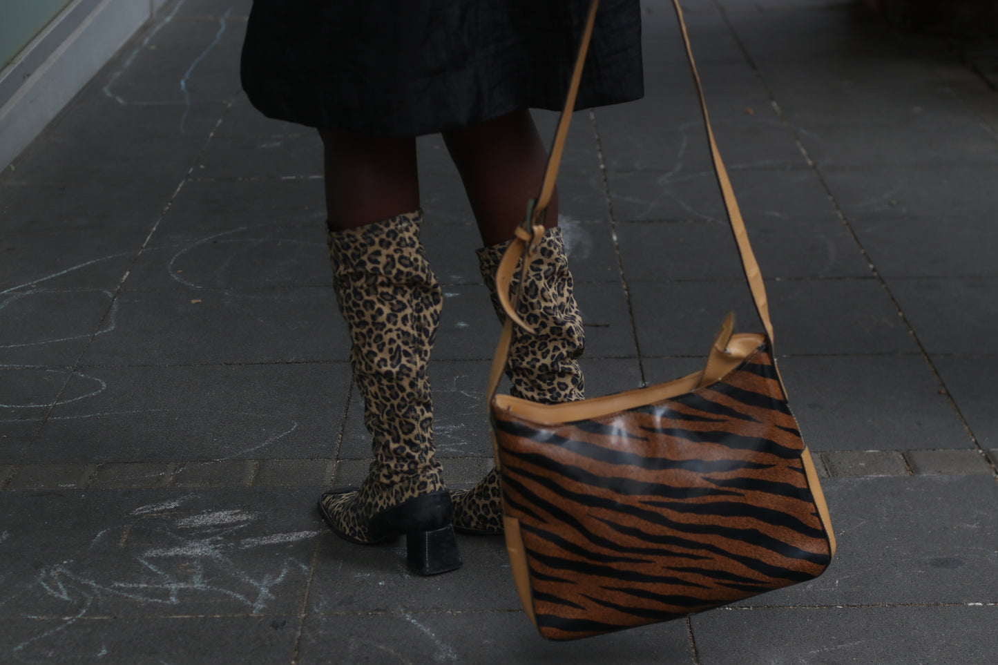  Vintage 90s Tiger Print Leather Shoulder Bag | Animal Print Handbag