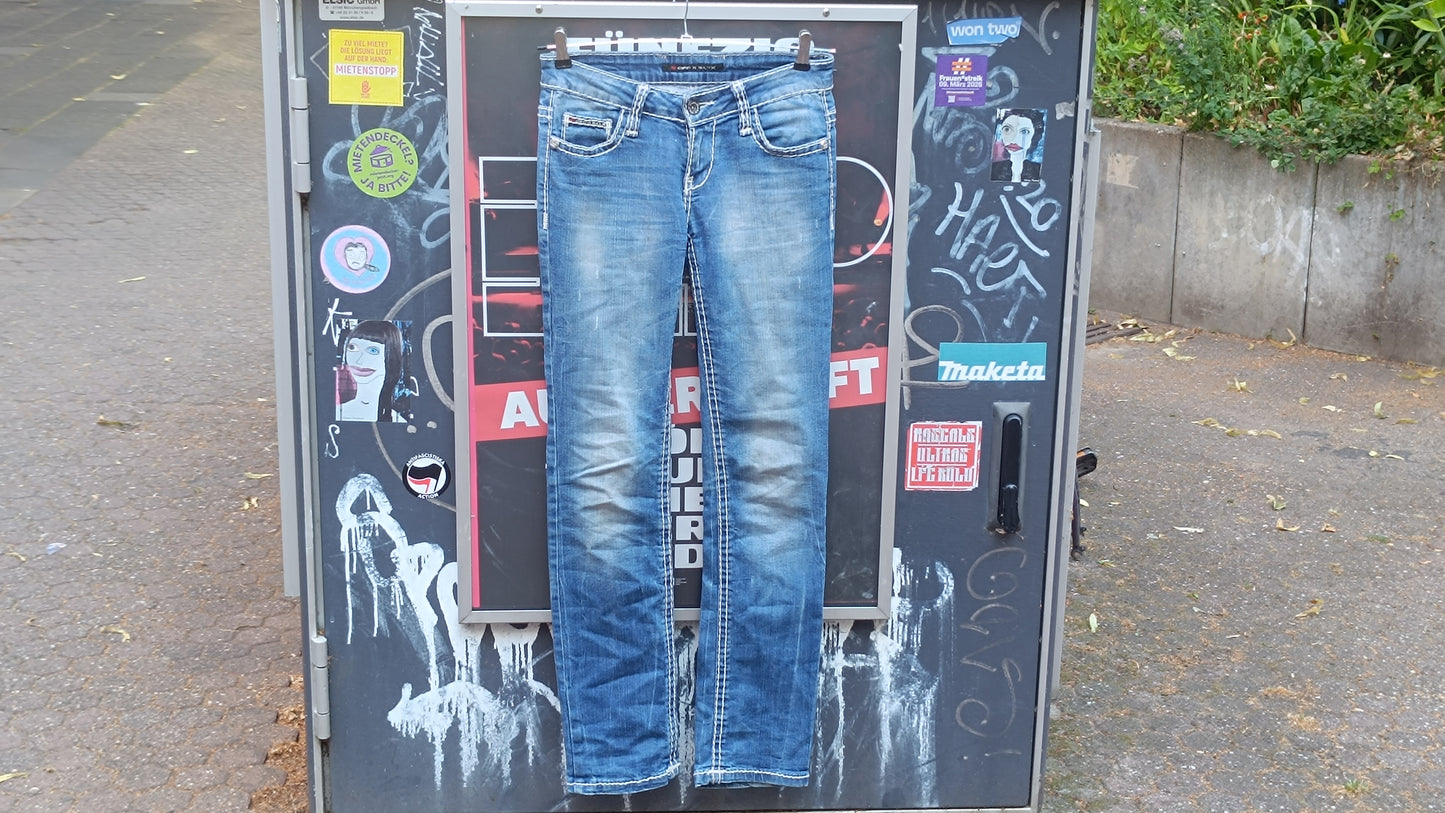 Cipo & Baxx Vintage 2000s Y2K Low Rise Thick Stitch Blue Jeans