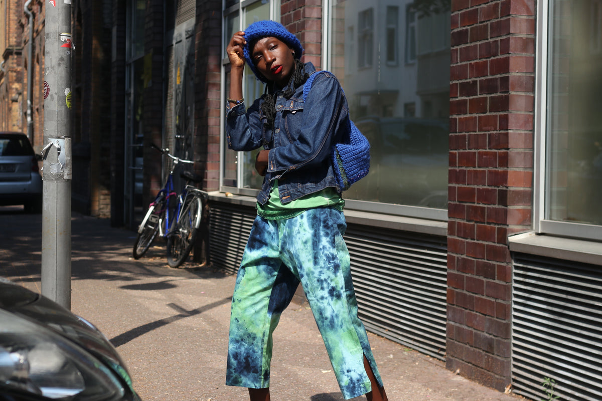 Tie Dye Capri Pants | Vintage 90s Y2K Blue Green Cropped Trousers