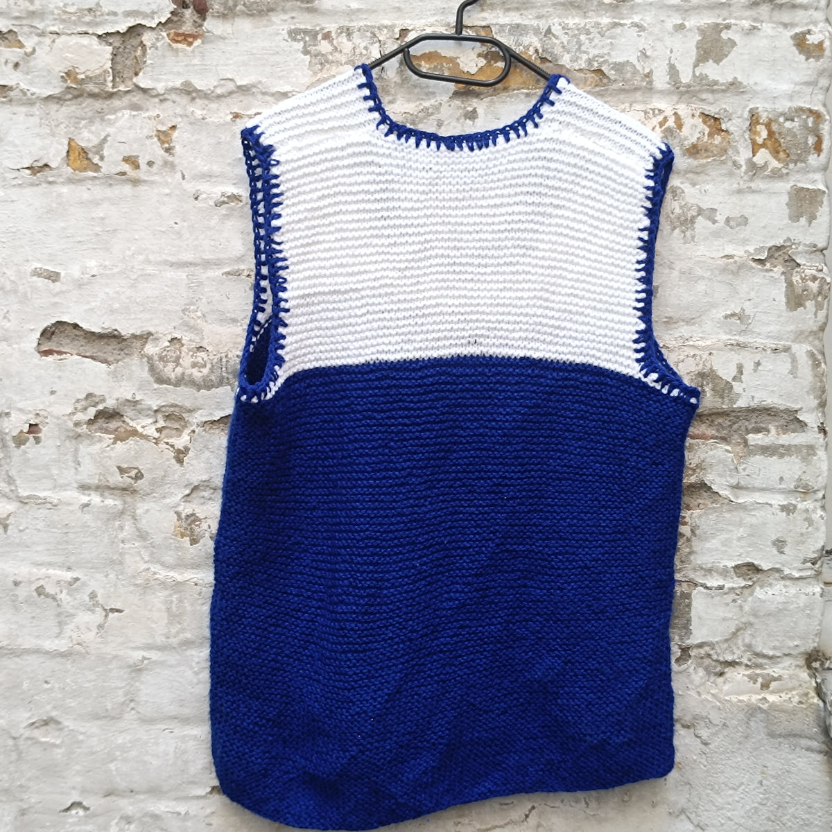 Knit Vest | Vintage 70s Blue White Knit Top | Fits M/L