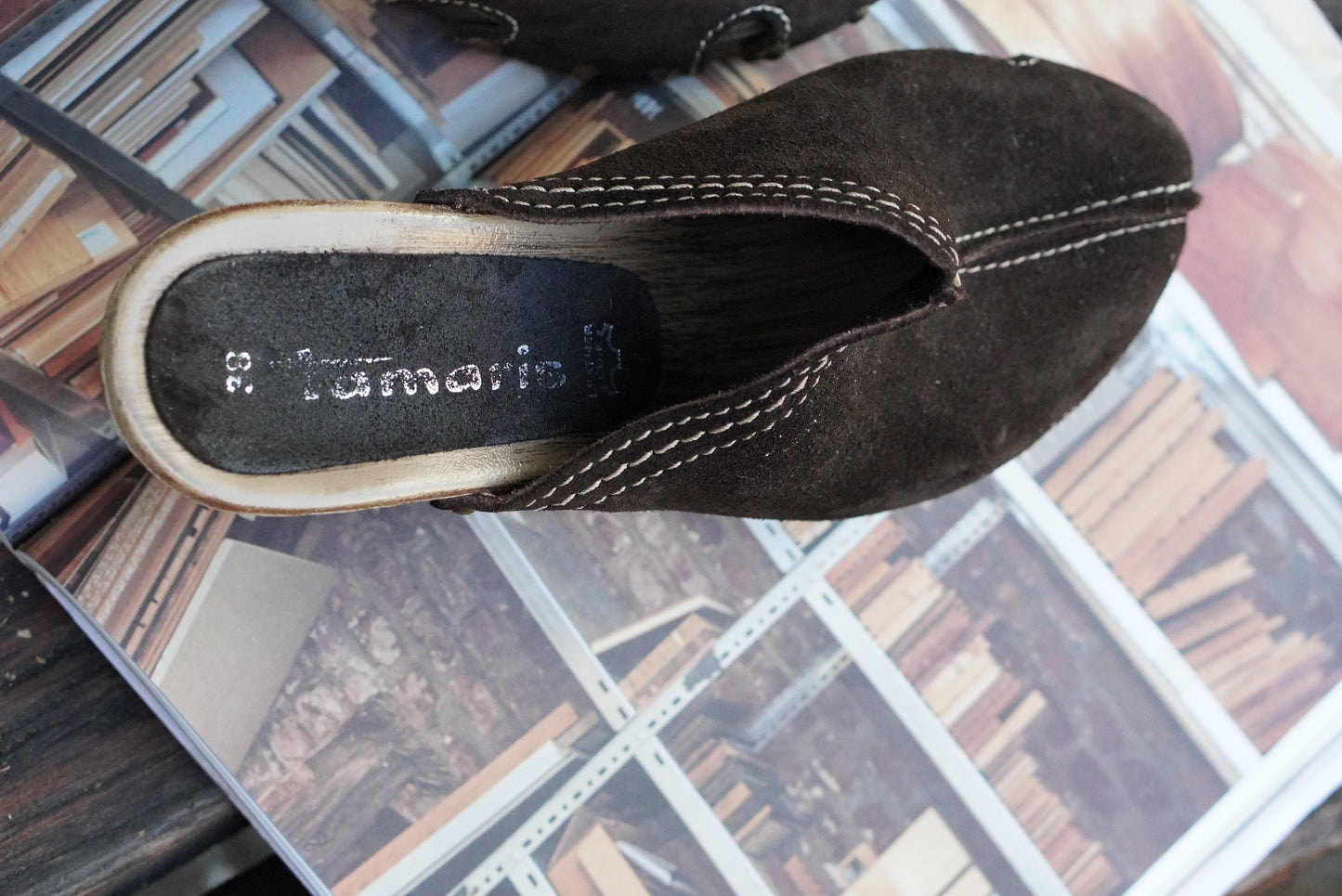 Tamaris Vintage 90s Brown Suede Leather Clogs Mules Wooden Heel Studded Shoes 38