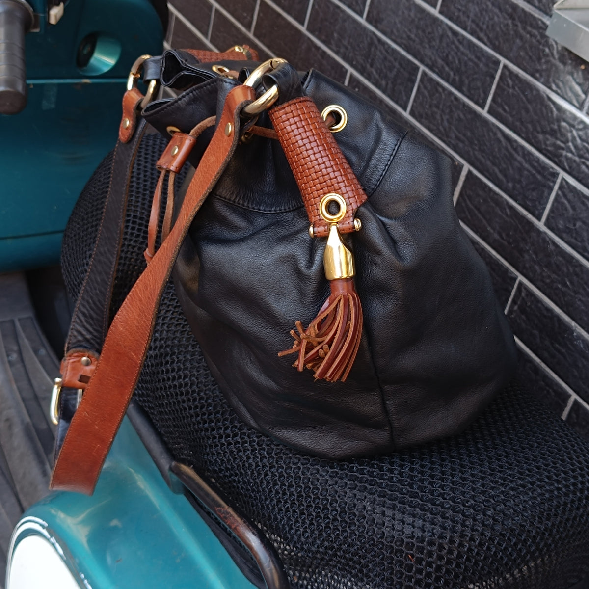 Laura Alessandrini Bag - Vintage 80s Black Leather Bucket Bag
