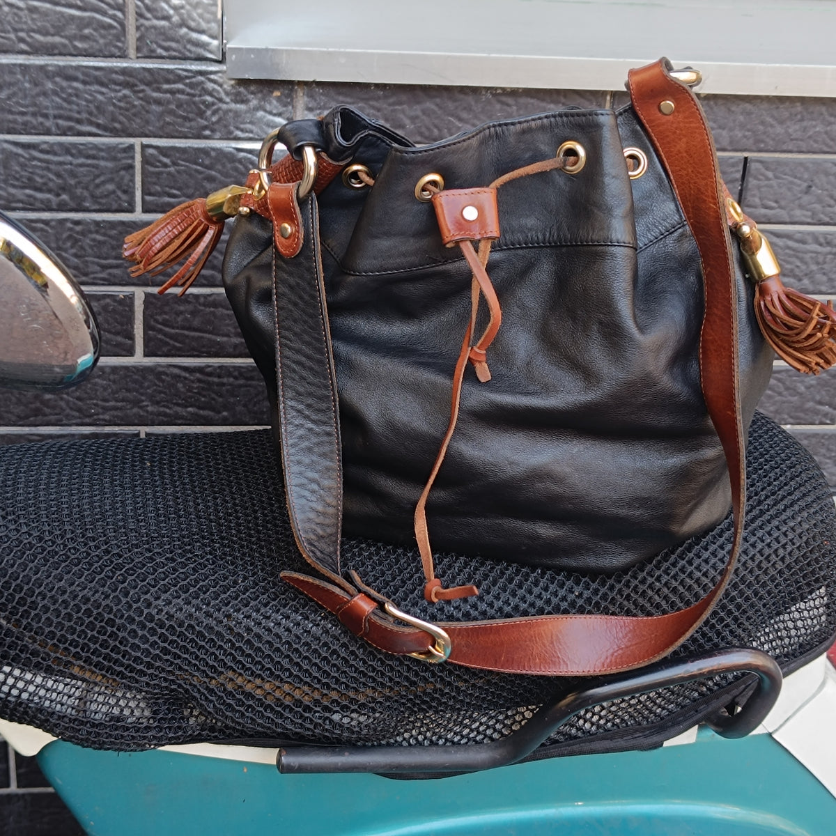 Laura Alessandrini Bag - Vintage 80s Black Leather Bucket Bag