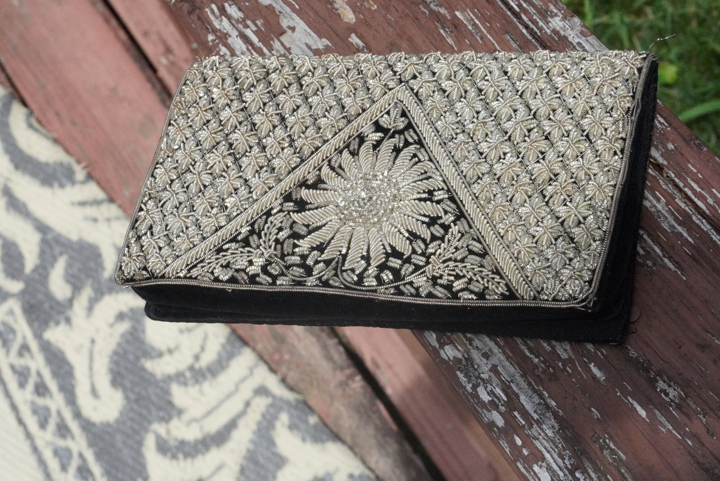 Vintage 1970s Metallic Zardozi Clutch Bag - Silver Embroidered Purse