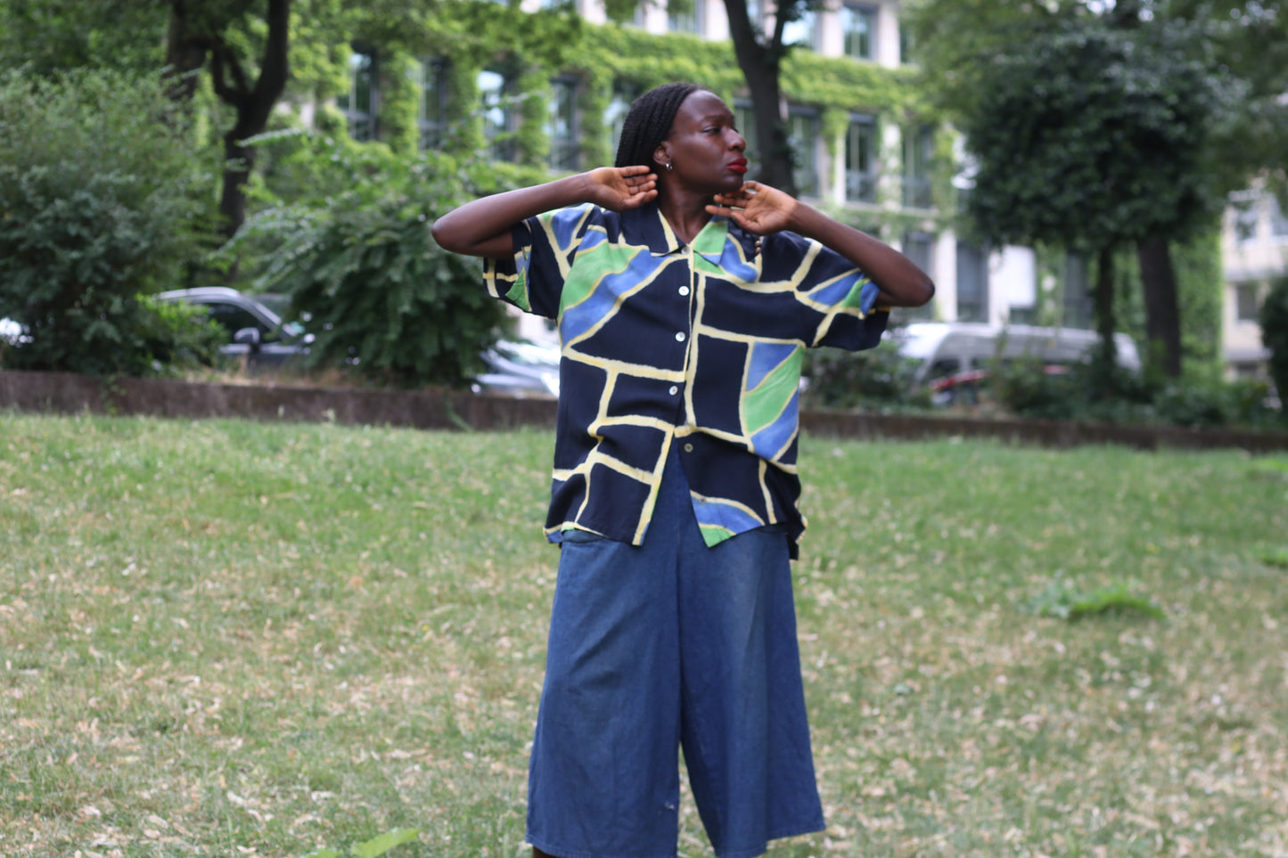 Vintage 90s Abstract Geometric Short Sleeve Blouse Rayon Festival Graphic Shirt