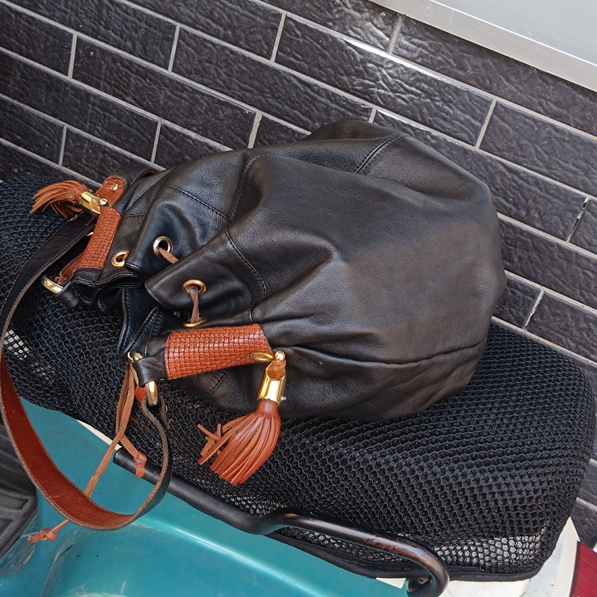 Laura Alessandrini Bag - Vintage 80s Black Leather Bucket Bag