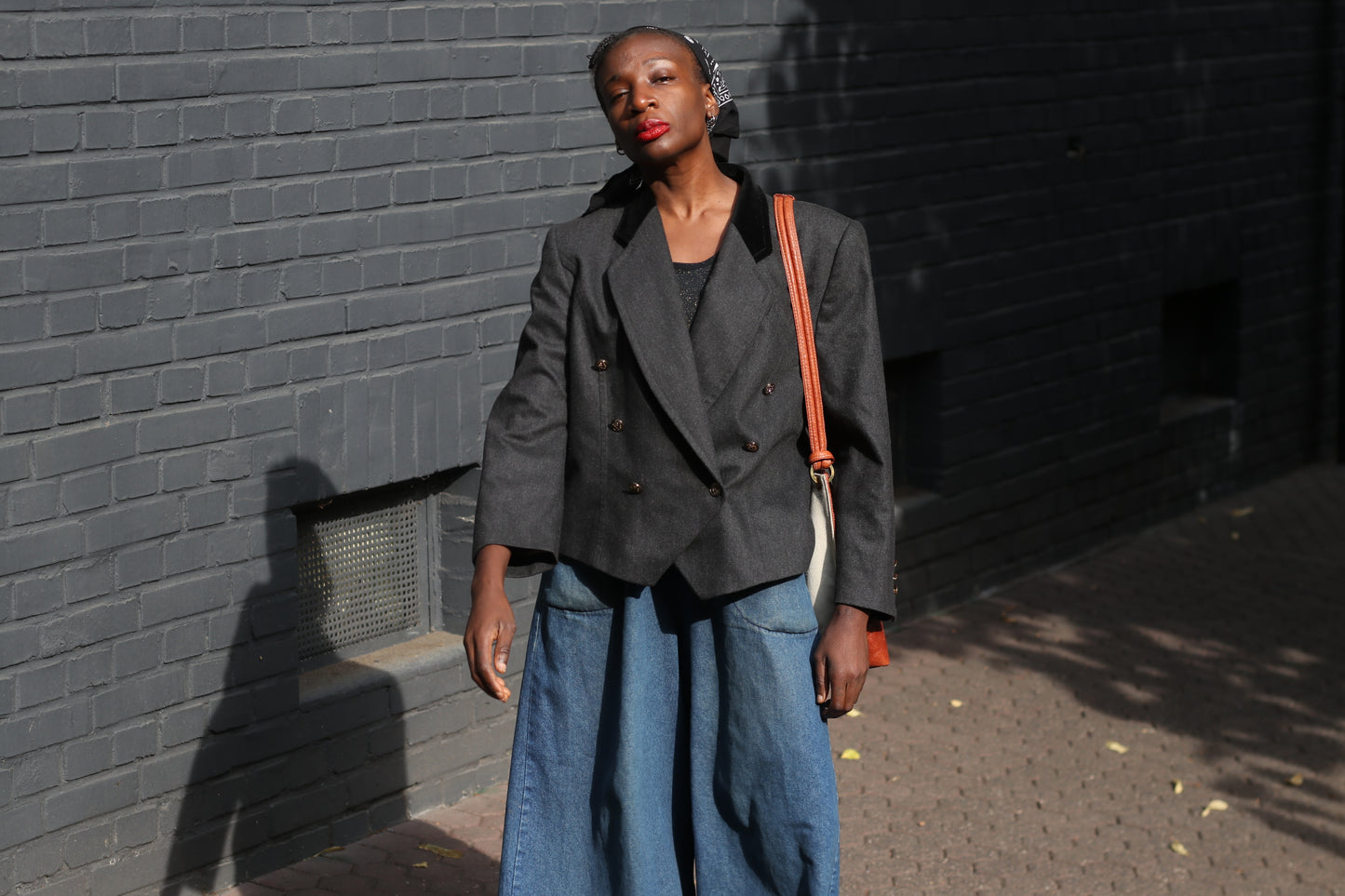 Vintage 80s Wool Cropped Blazer: Minimalist Tuxedo Style