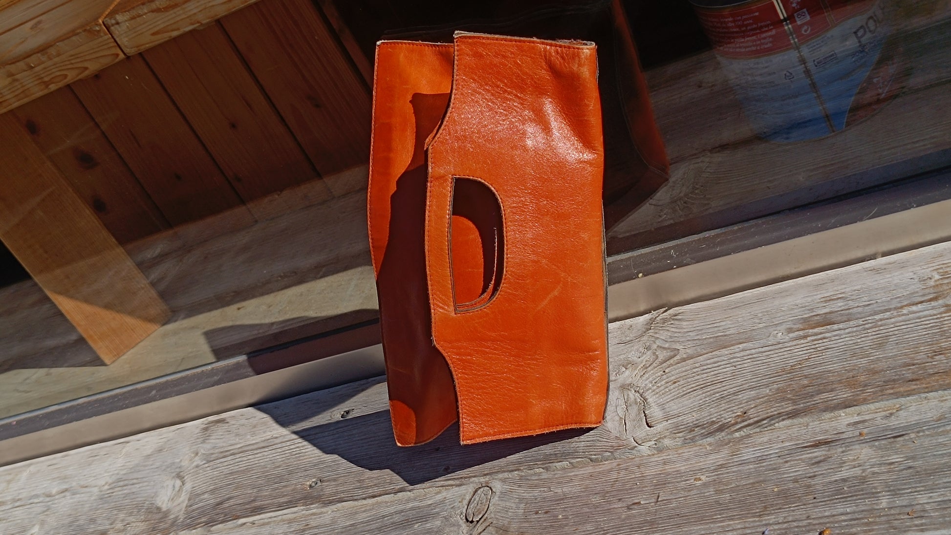 Vintage 1970s Tan Leather Clutch Bag - Retro Cutout Handle Purse