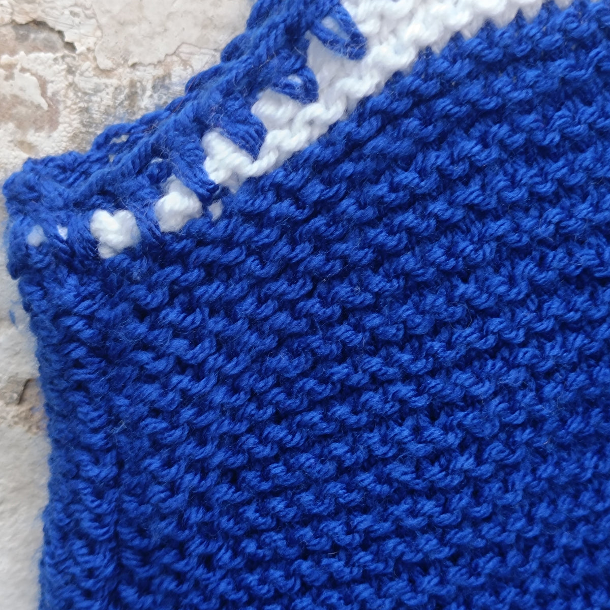 Knit Vest | Vintage 70s Blue White Knit Top | Fits M/L