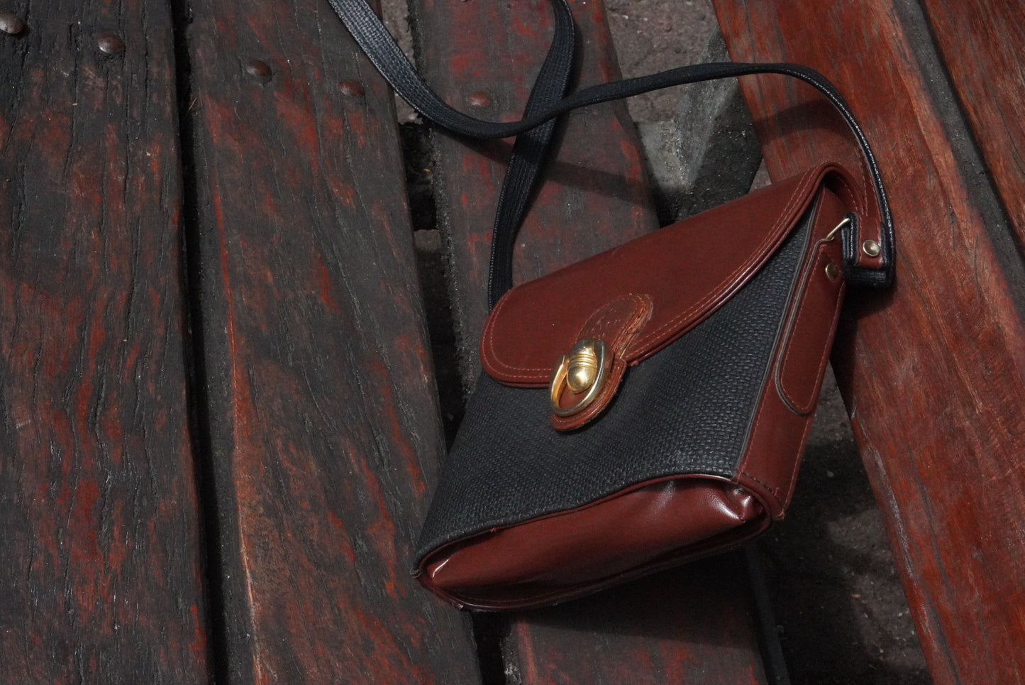 Vintage Pigeon 7010 Crossbody Bag - 80s Brown Black Shoulder Purse