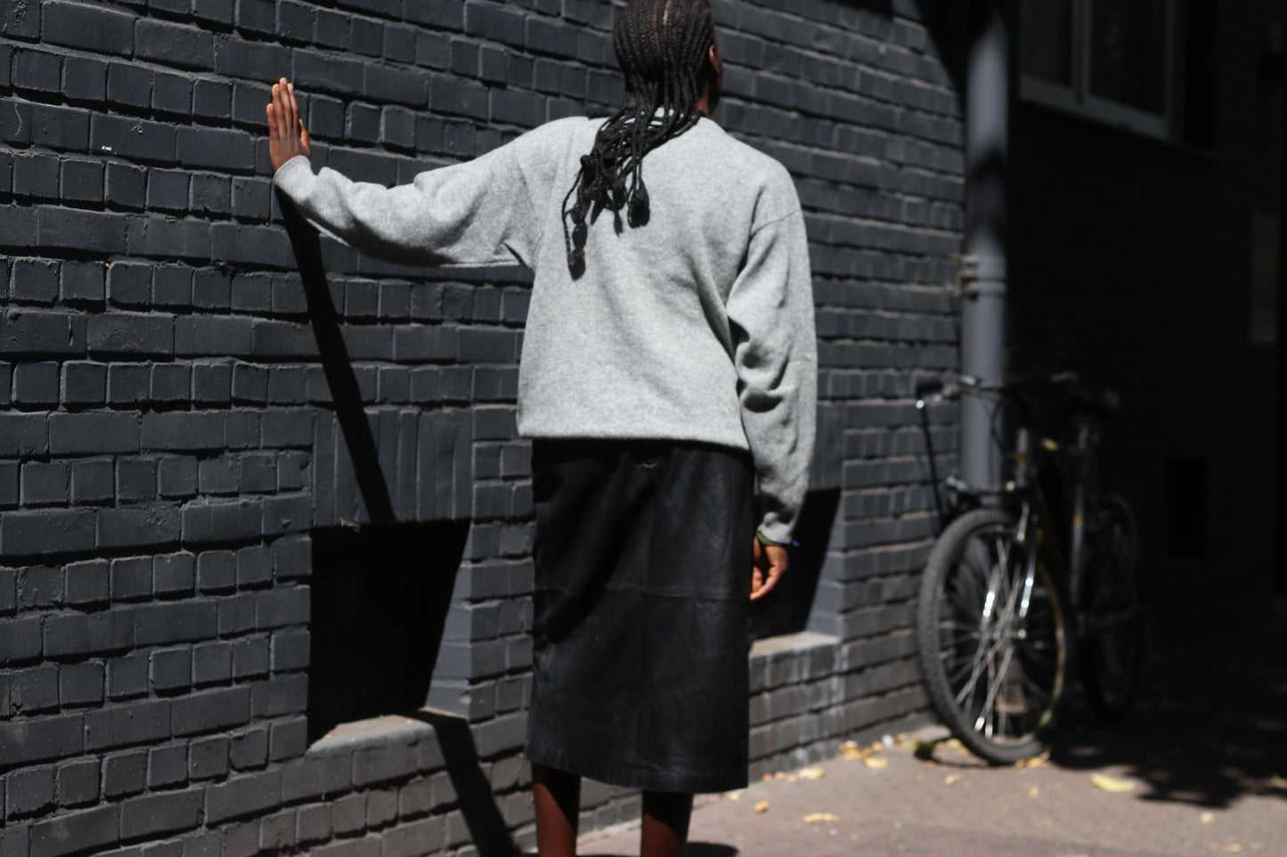 Black Leather Midi Skirt - Vintage 80s High Waist Pencil Skirt | M