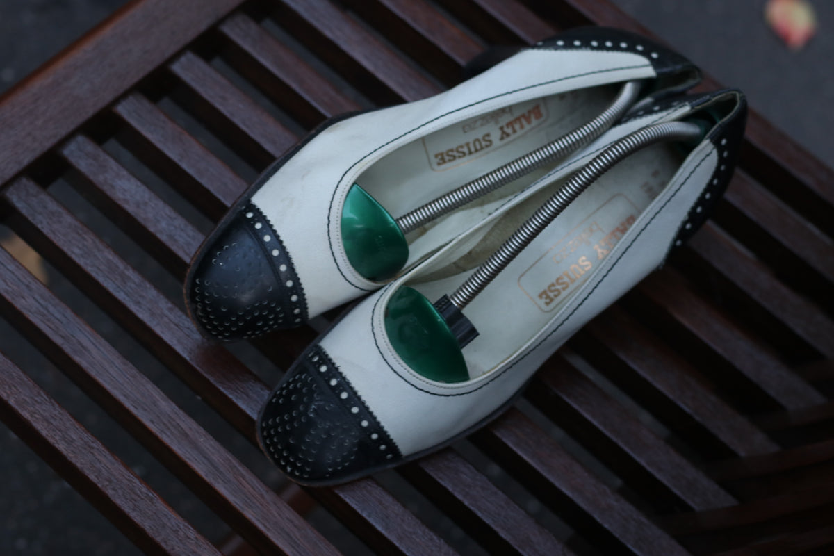 Vintage Spectator Pumps | 1970s Leather Heels | Black White EU 37