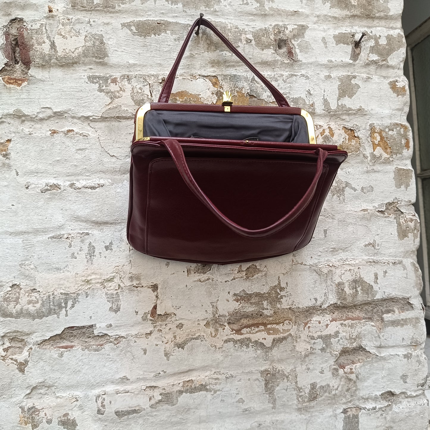 Burgundy Handbag - Vintage 60s Frame Bag | Clasp Purse