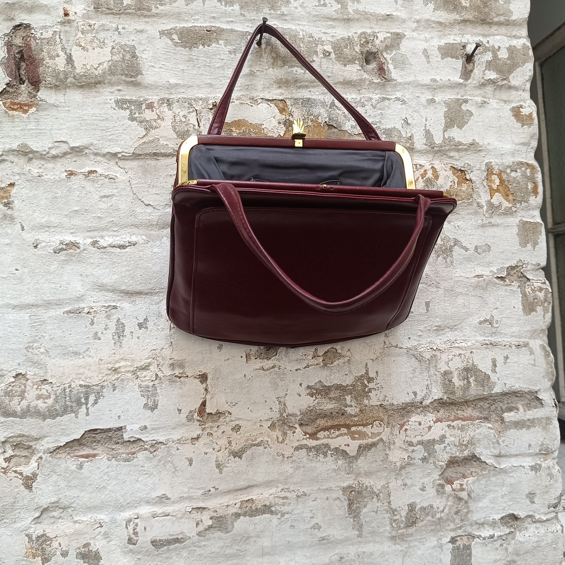 Burgundy Handbag - Vintage 60s Frame Bag | Clasp Purse
