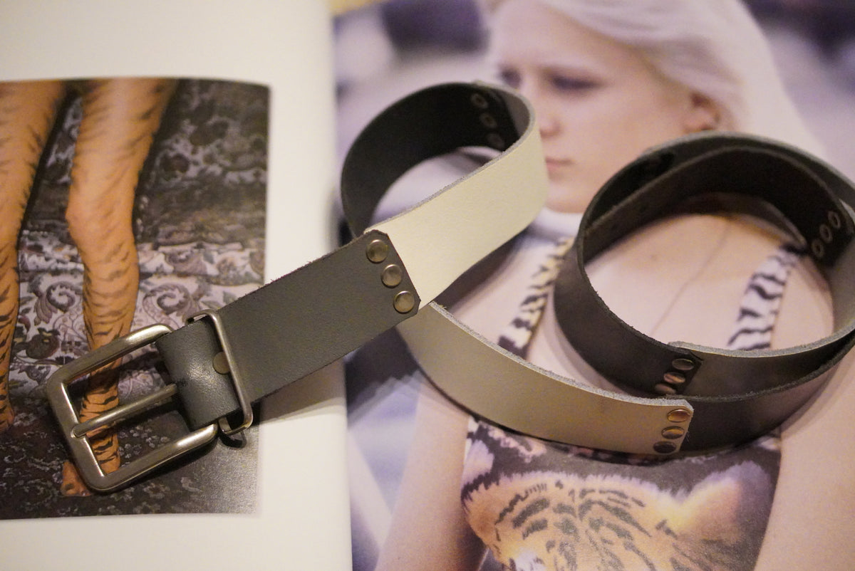 Leather Belt Vintage Y2K Two Tone Gray White Metal Buckle | M