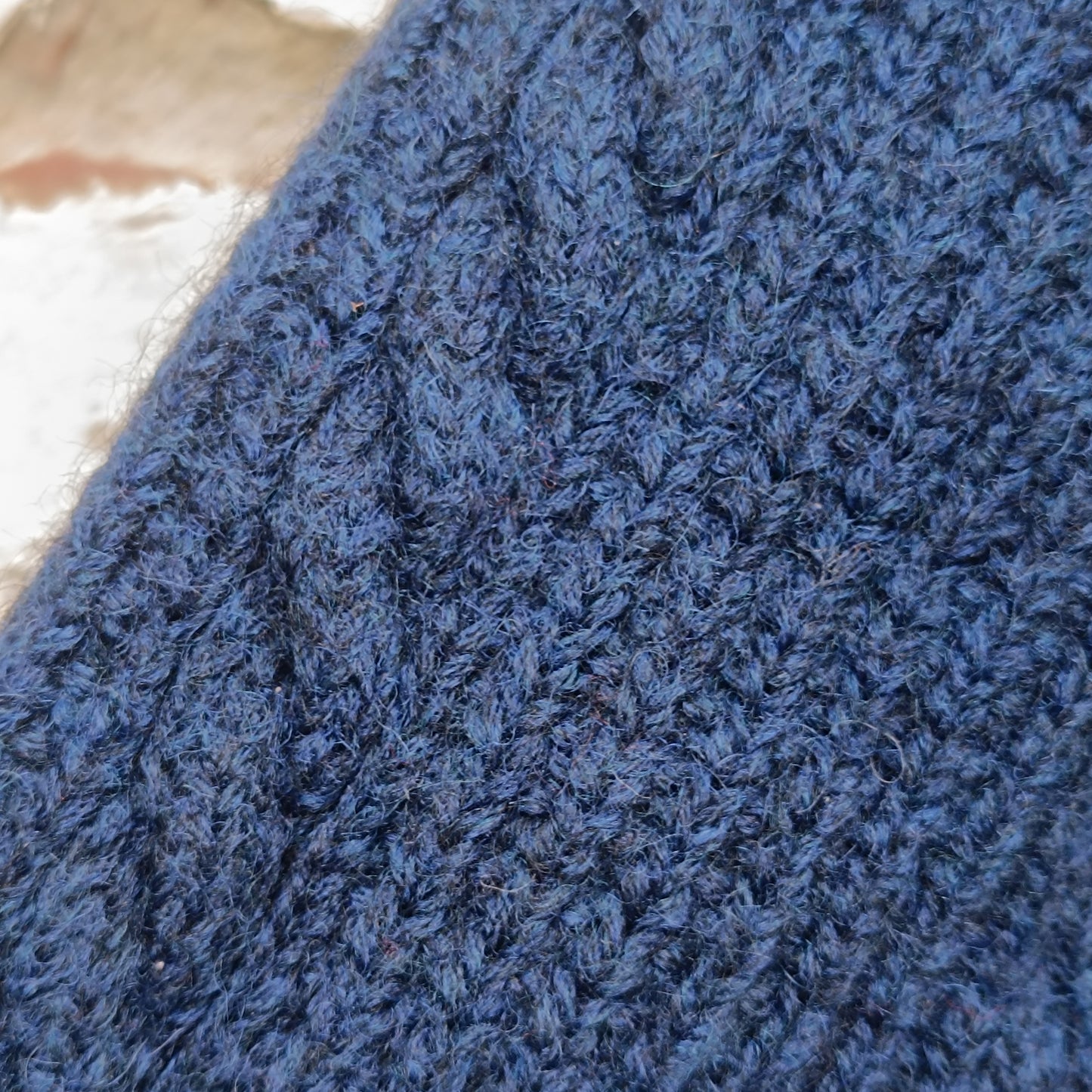 Cable Knit Sweater | Vintage 90s V Neck Jumper | Dark Navy Blue (M)